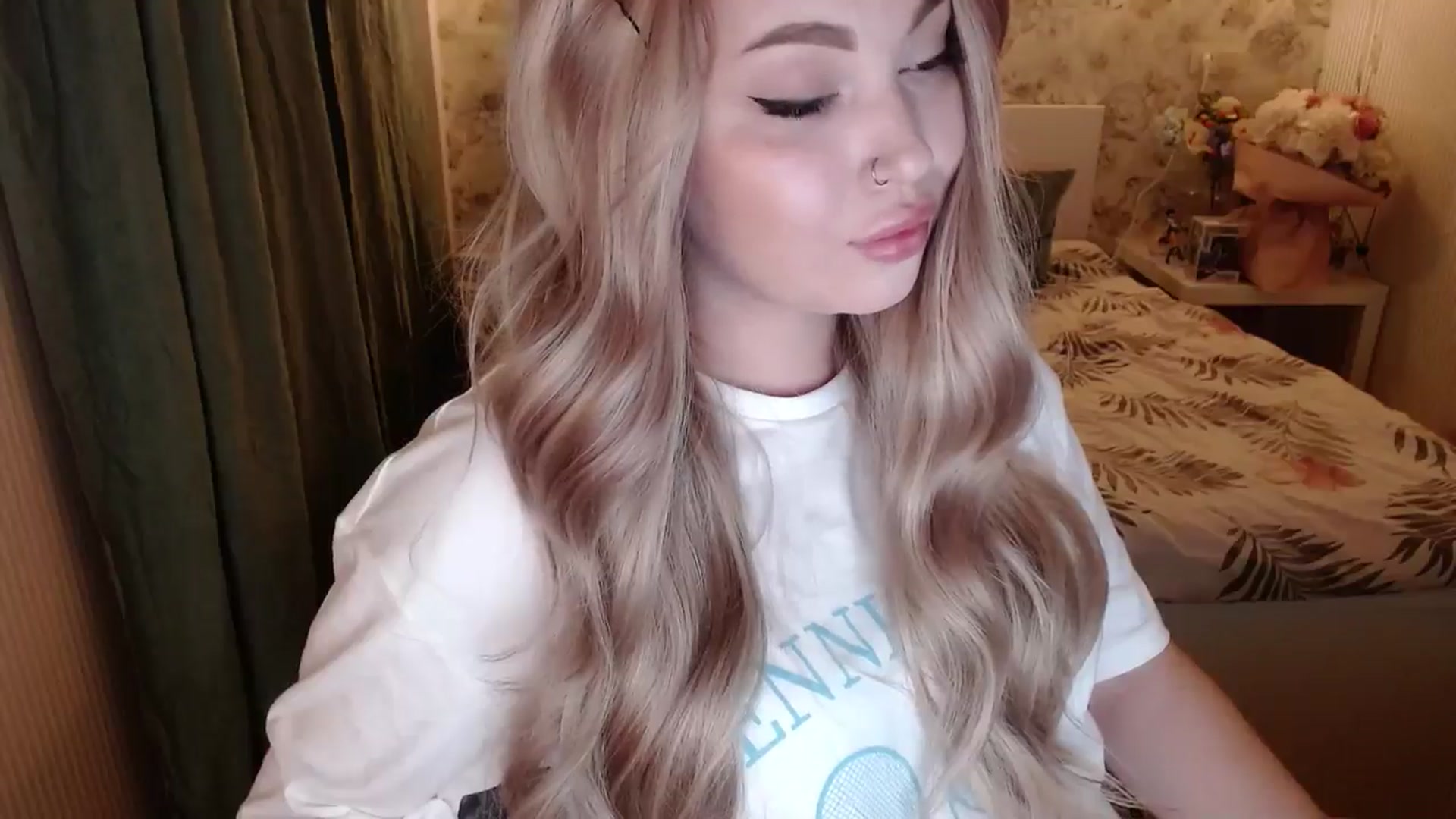 Gallery image thumbnail from Kylie_Lu's myfreecams stream on, 06/20/2024, 24:08 image 2 of 20