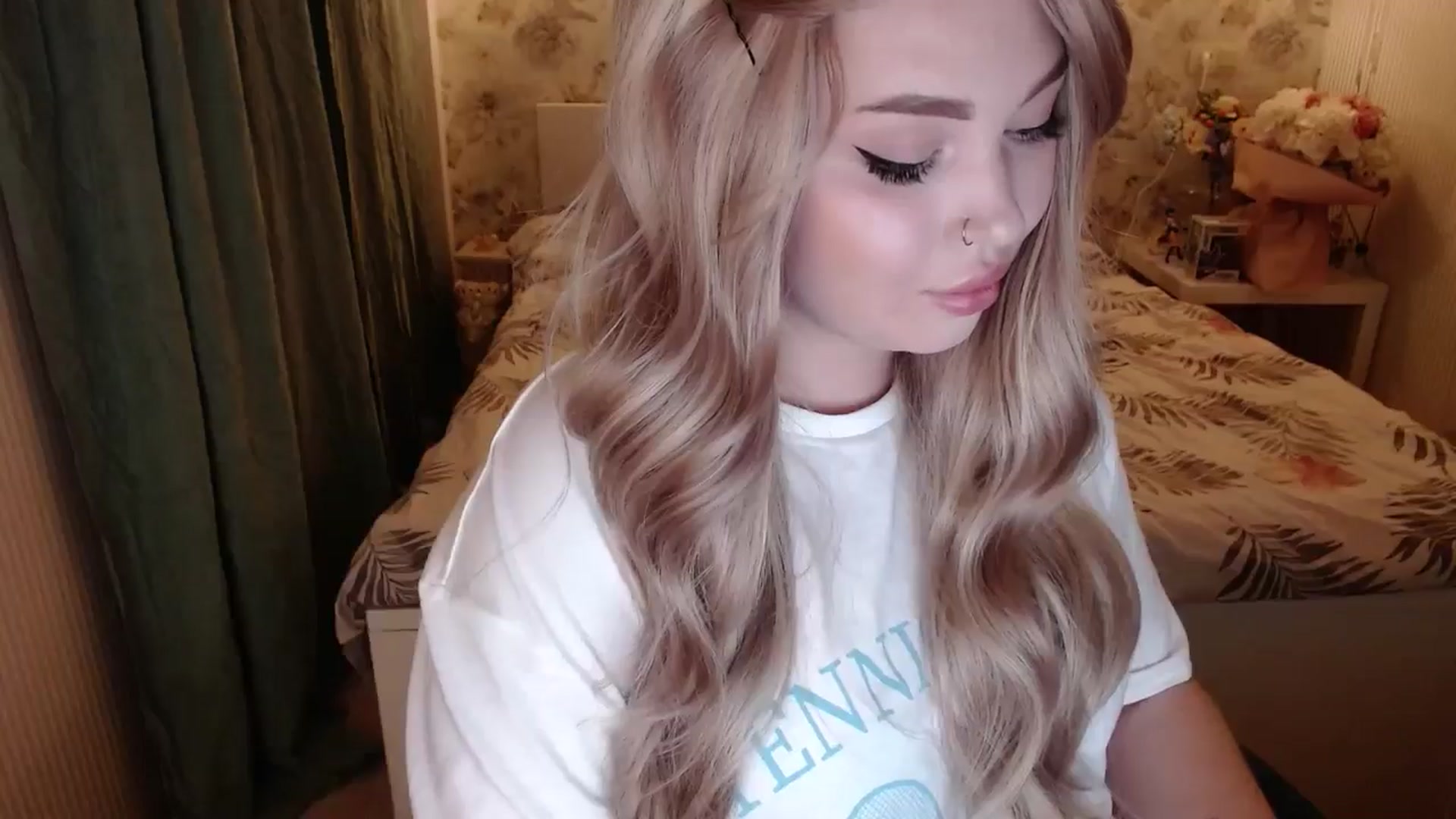 Gallery image thumbnail from Kylie_Lu's myfreecams stream on, 06/20/2024, 24:08 image 19 of 20