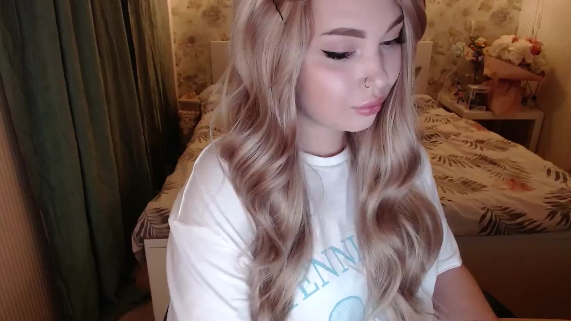 Gallery image thumbnail from Kylie_Lu's myfreecams stream on, 06/20/2024, 24:08 image 8 of 20