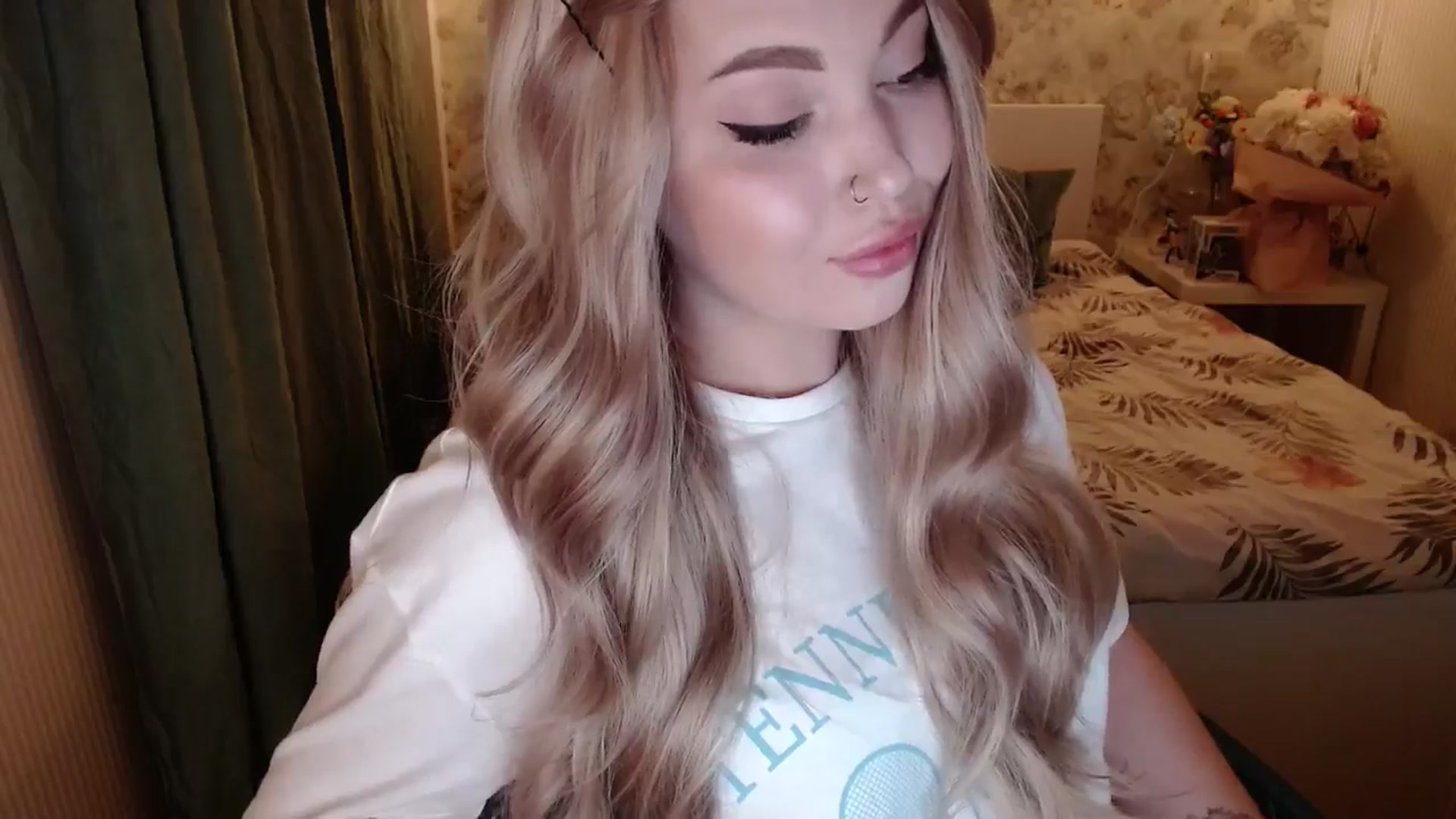 Gallery image thumbnail from Kylie_Lu's myfreecams stream on, 06/20/2024, 24:08 image 14 of 20