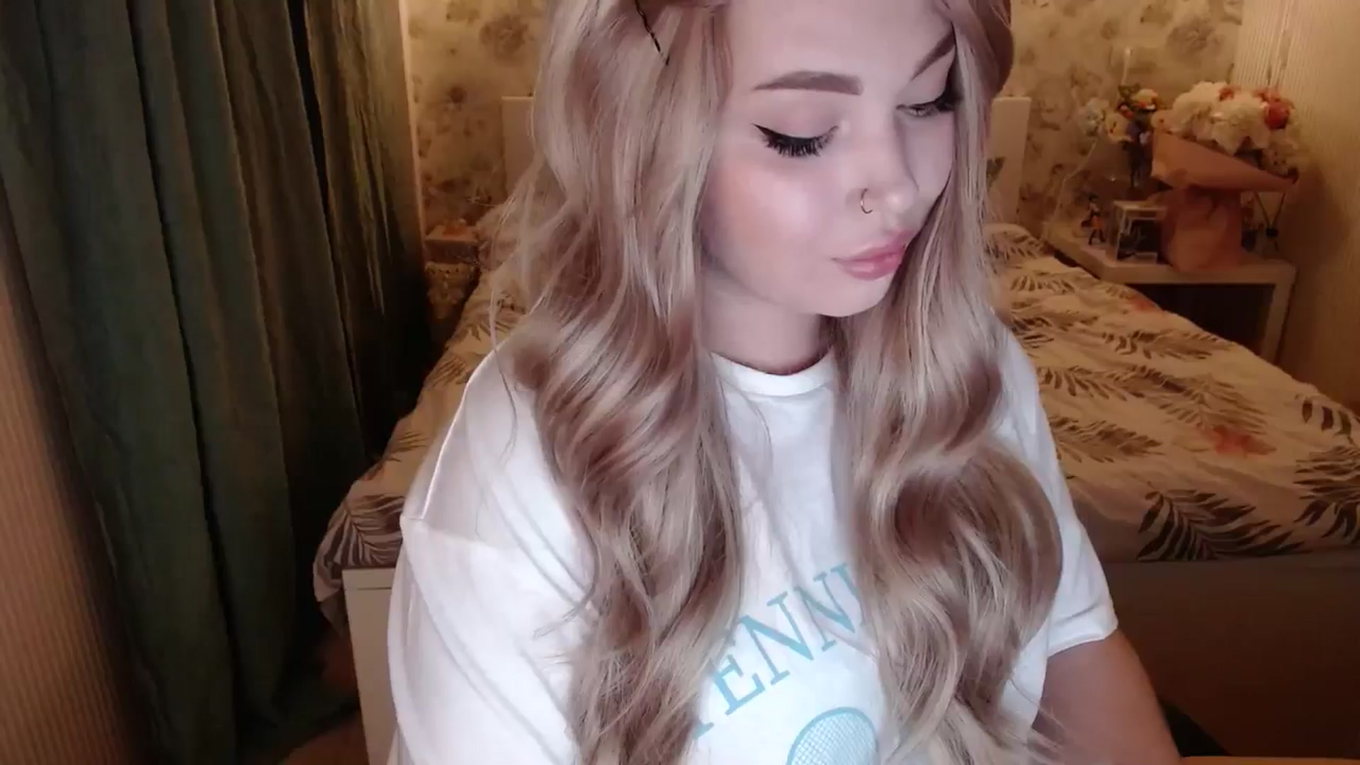 Gallery image thumbnail from Kylie_Lu's myfreecams stream on, 06/20/2024, 24:08 image 6 of 20