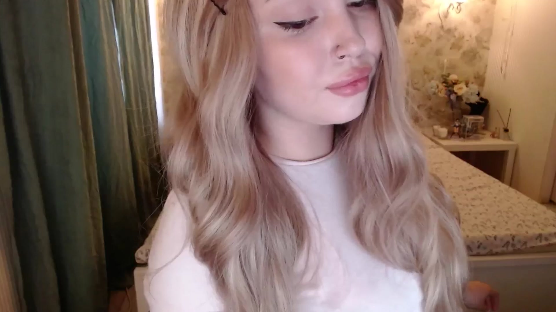 Gallery image thumbnail from Kylie_Lu's myfreecams stream on, 07/03/2024, 14:19 image 17 of 20