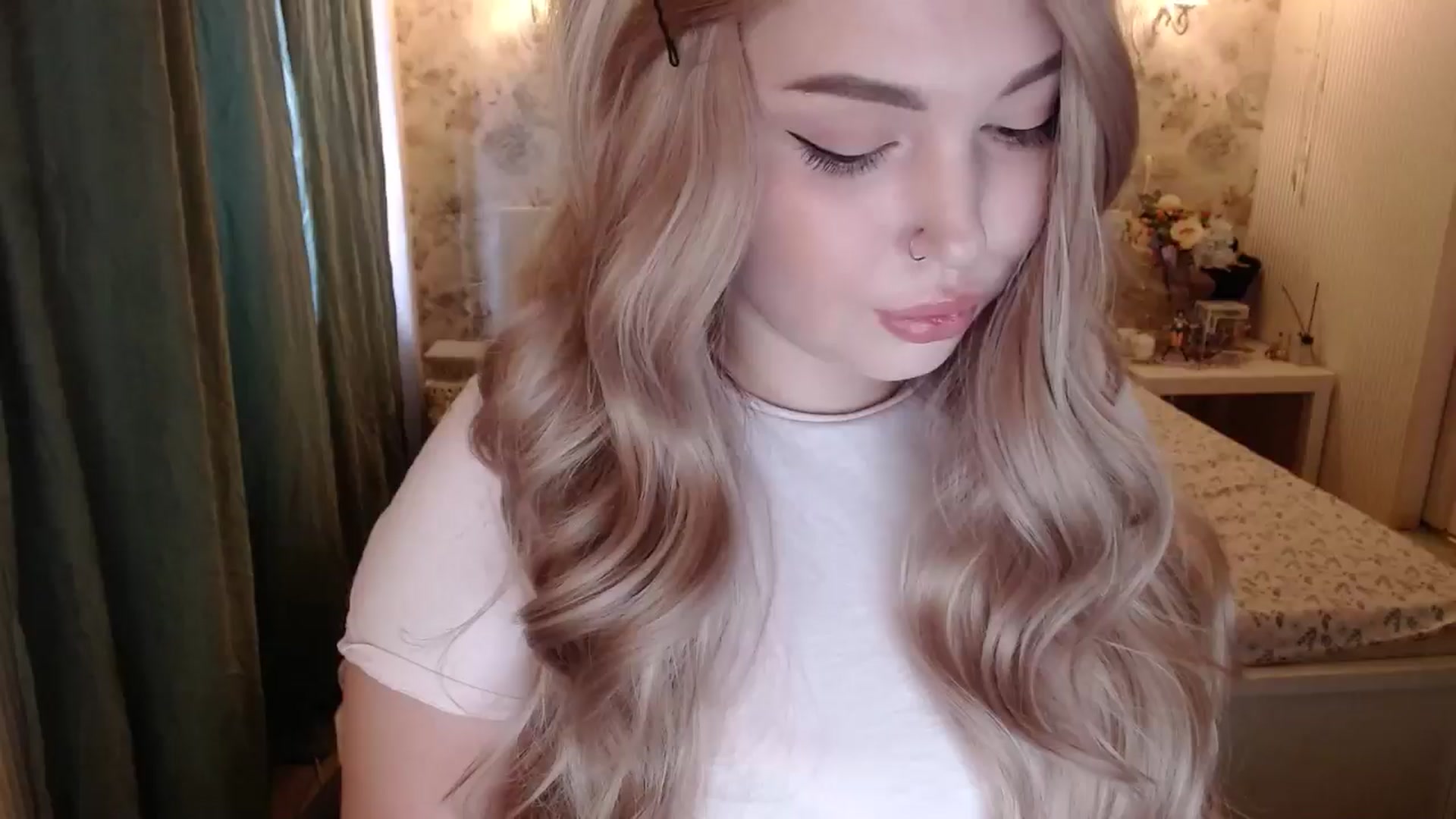 Gallery image thumbnail from Kylie_Lu's myfreecams stream on, 07/03/2024, 14:19 image 1 of 20