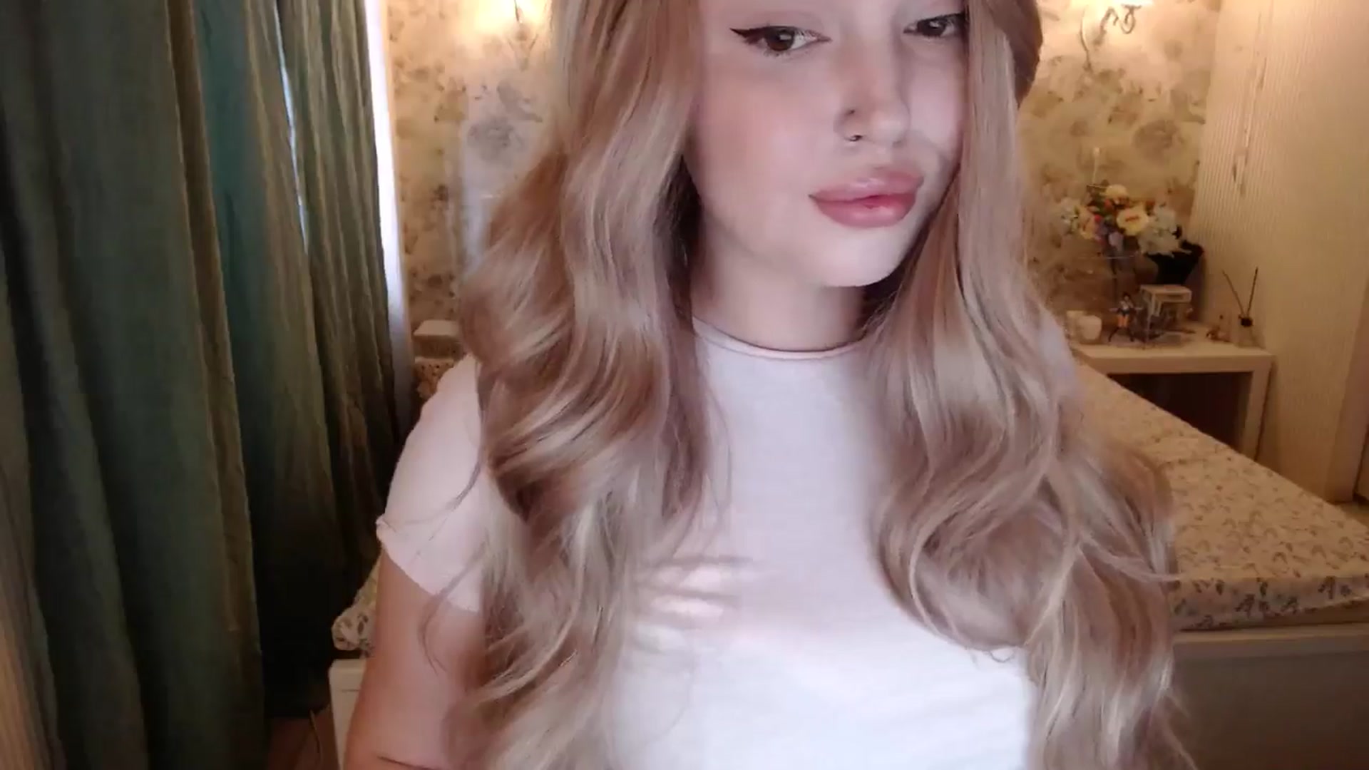 Gallery image thumbnail from Kylie_Lu's myfreecams stream on, 07/03/2024, 14:19 image 15 of 20