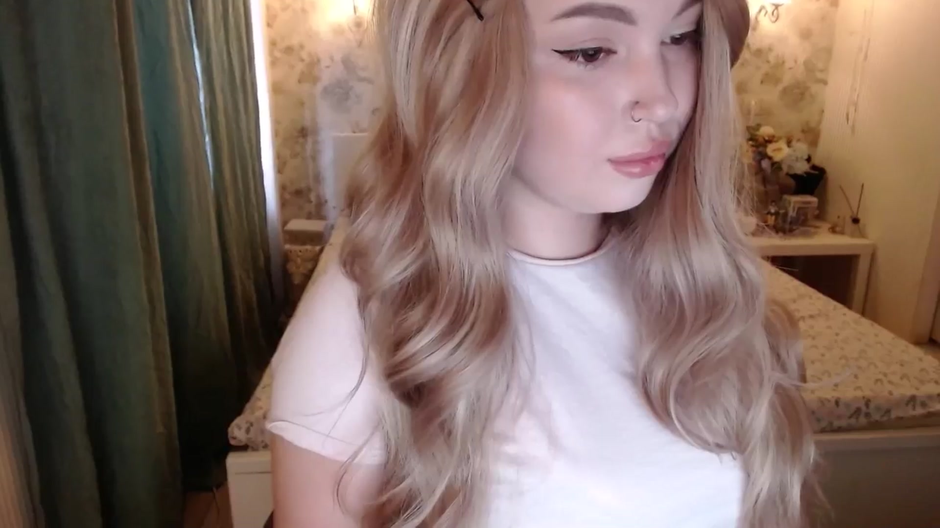 Gallery image thumbnail from Kylie_Lu's myfreecams stream on, 07/03/2024, 14:19 image 14 of 20