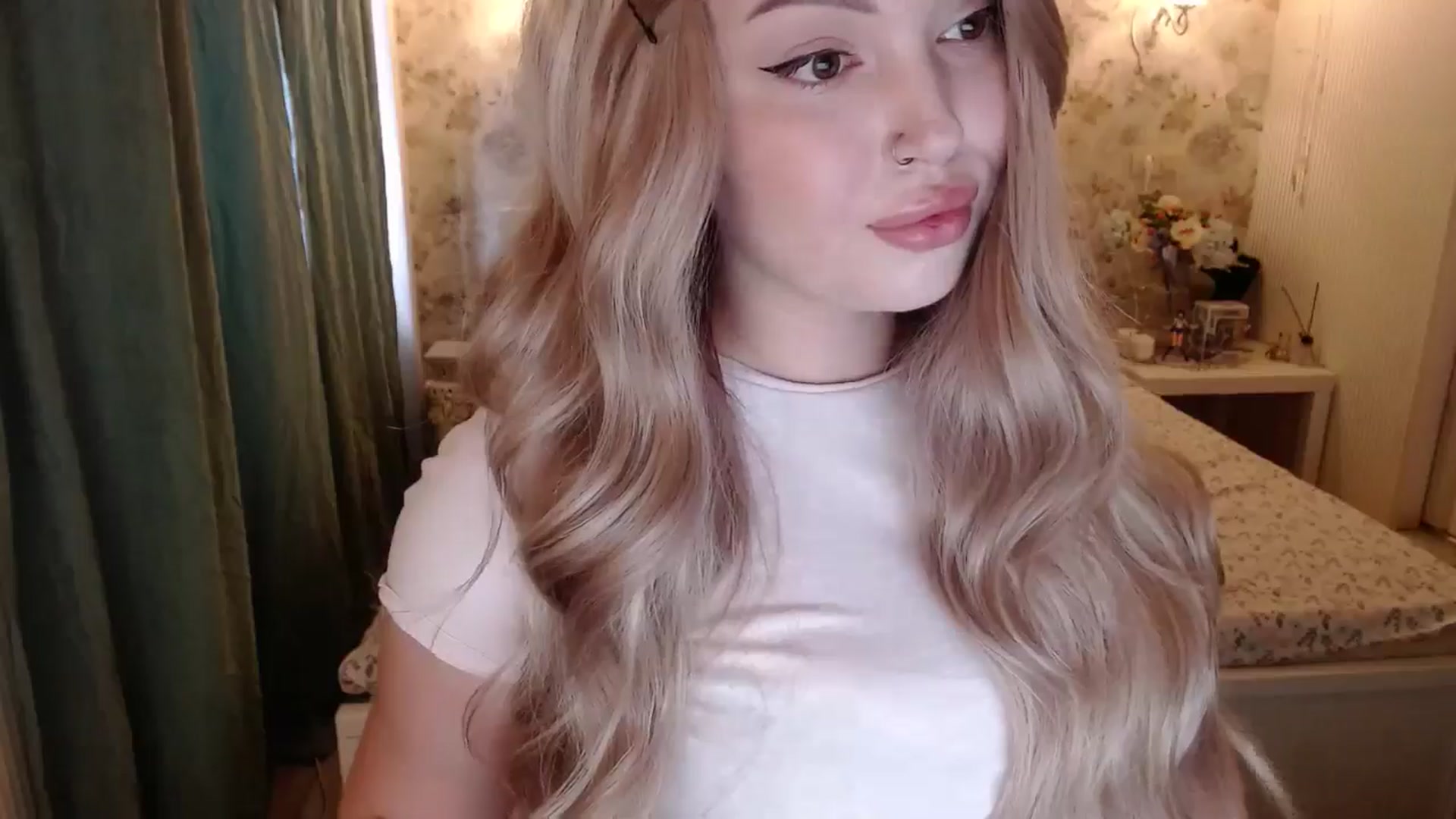 Gallery image thumbnail from Kylie_Lu's myfreecams stream on, 07/03/2024, 14:19 image 9 of 20