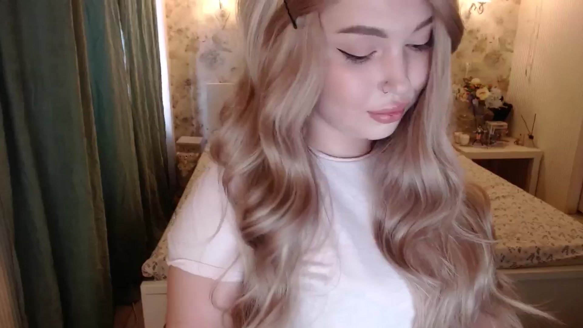Gallery image thumbnail from Kylie_Lu's myfreecams stream on, 07/03/2024, 14:19 image 11 of 20