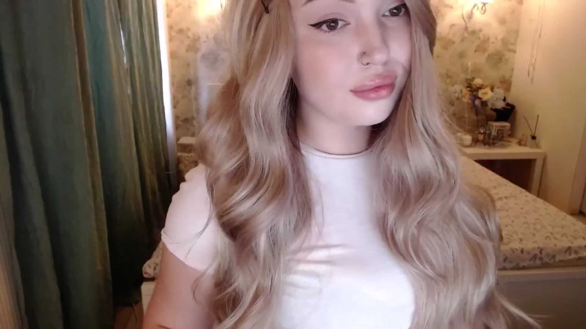 Gallery image thumbnail from Kylie_Lu's myfreecams stream on, 07/03/2024, 14:19 image 10 of 20