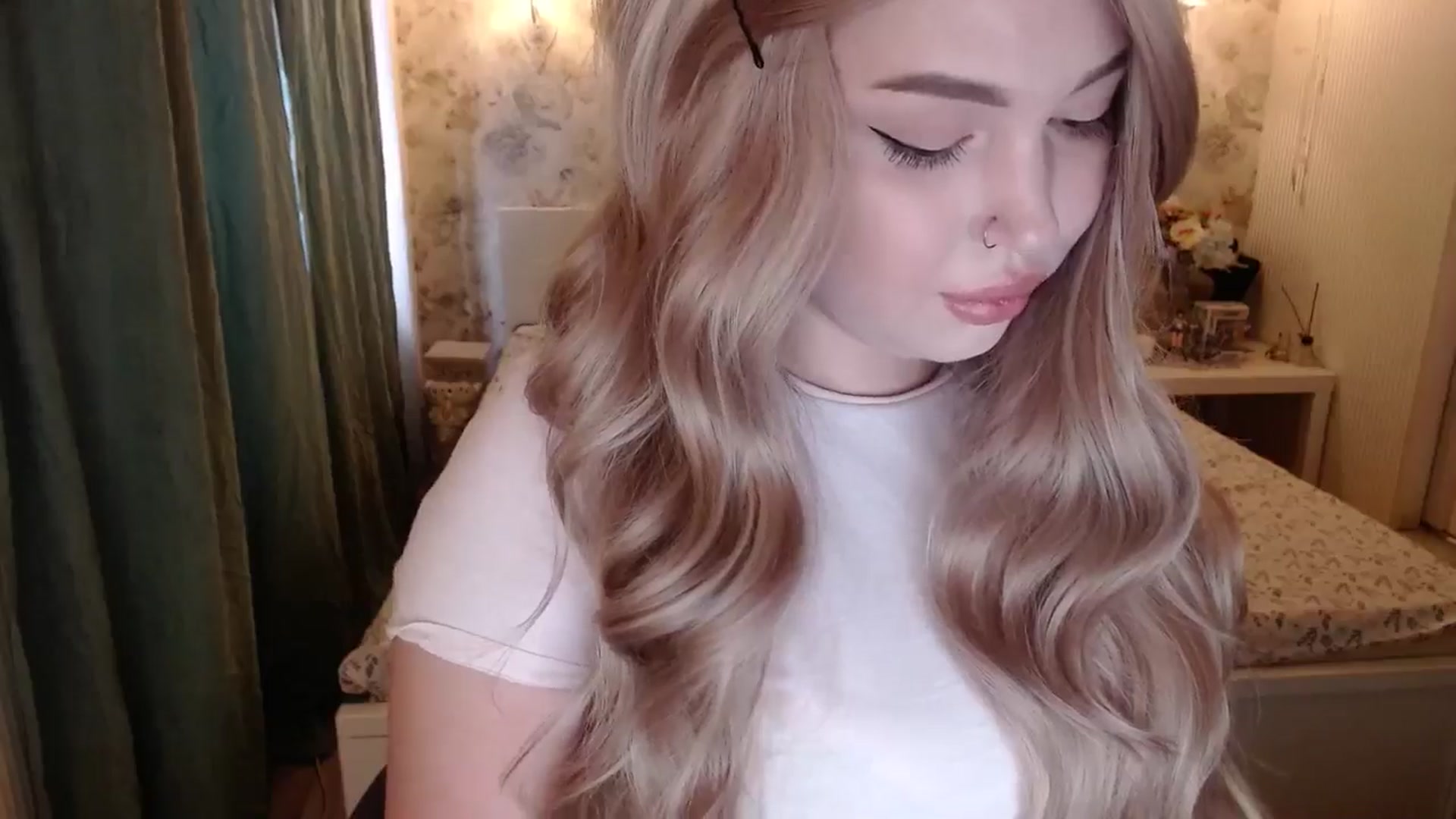 Gallery image thumbnail from Kylie_Lu's myfreecams stream on, 07/03/2024, 14:19 image 5 of 20