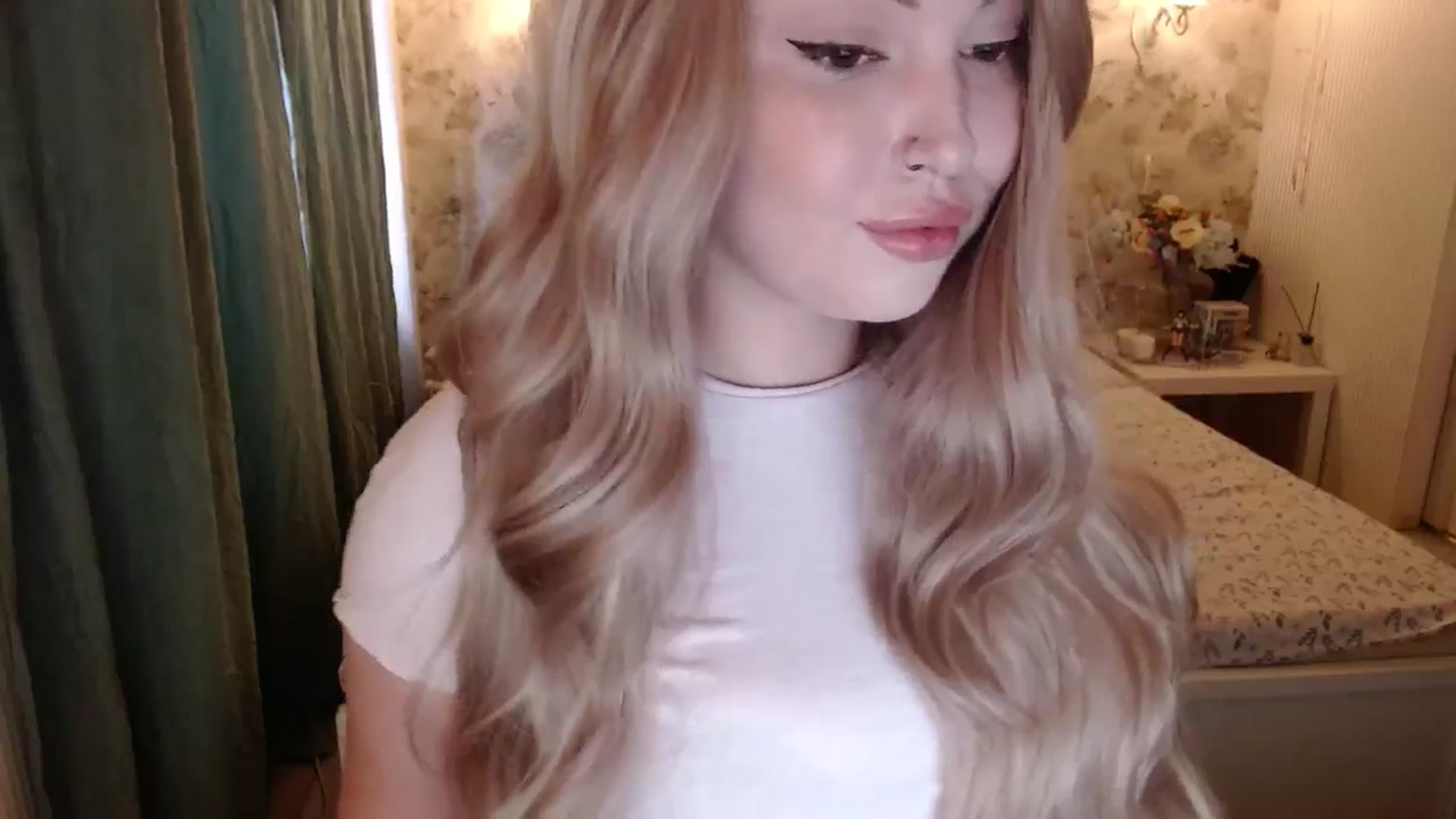 Gallery image thumbnail from Kylie_Lu's myfreecams stream on, 07/03/2024, 14:19 image 7 of 20