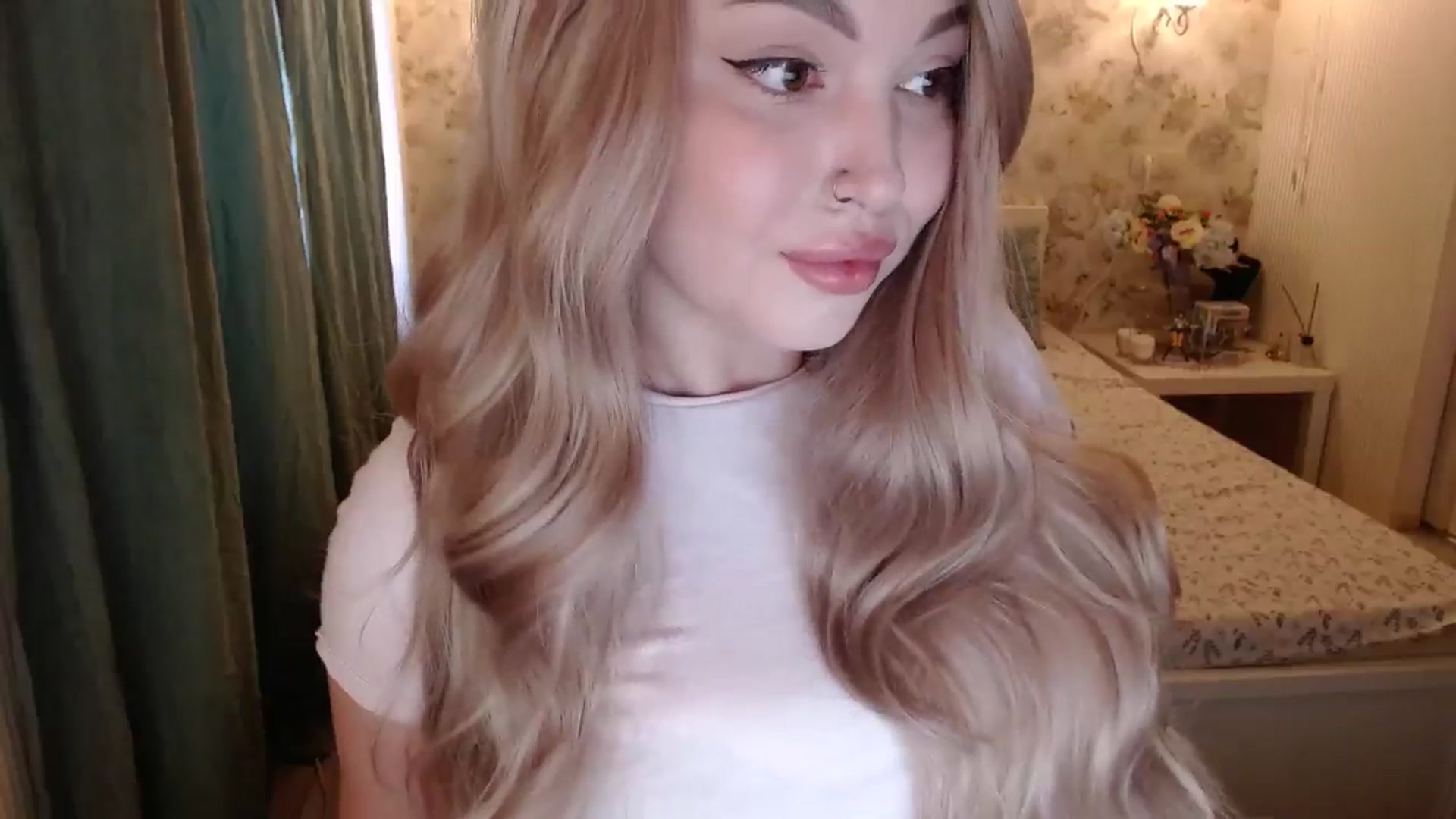 Gallery image thumbnail from Kylie_Lu's myfreecams stream on, 07/03/2024, 14:19 image 6 of 20
