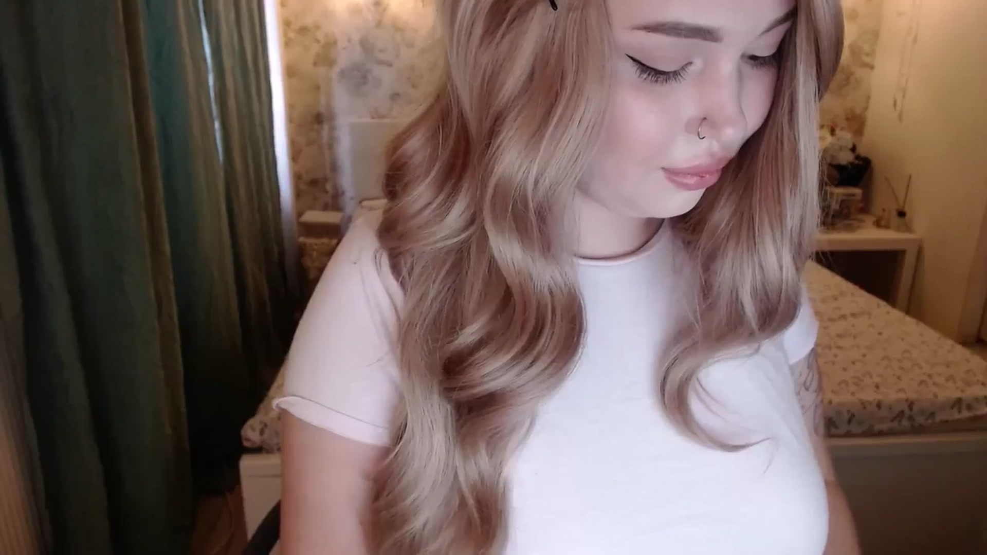 Gallery image thumbnail from Kylie_Lu's myfreecams stream on, 07/03/2024, 15:05 image 6 of 20