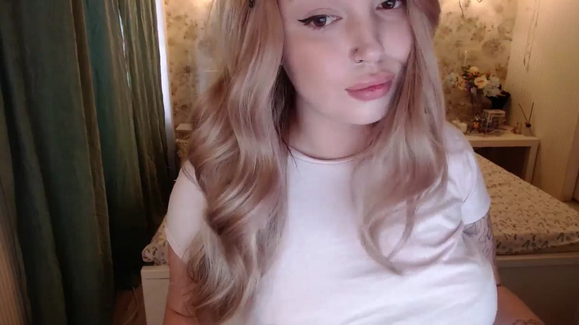 Gallery image thumbnail from Kylie_Lu's myfreecams stream on, 07/03/2024, 15:05 image 20 of 20