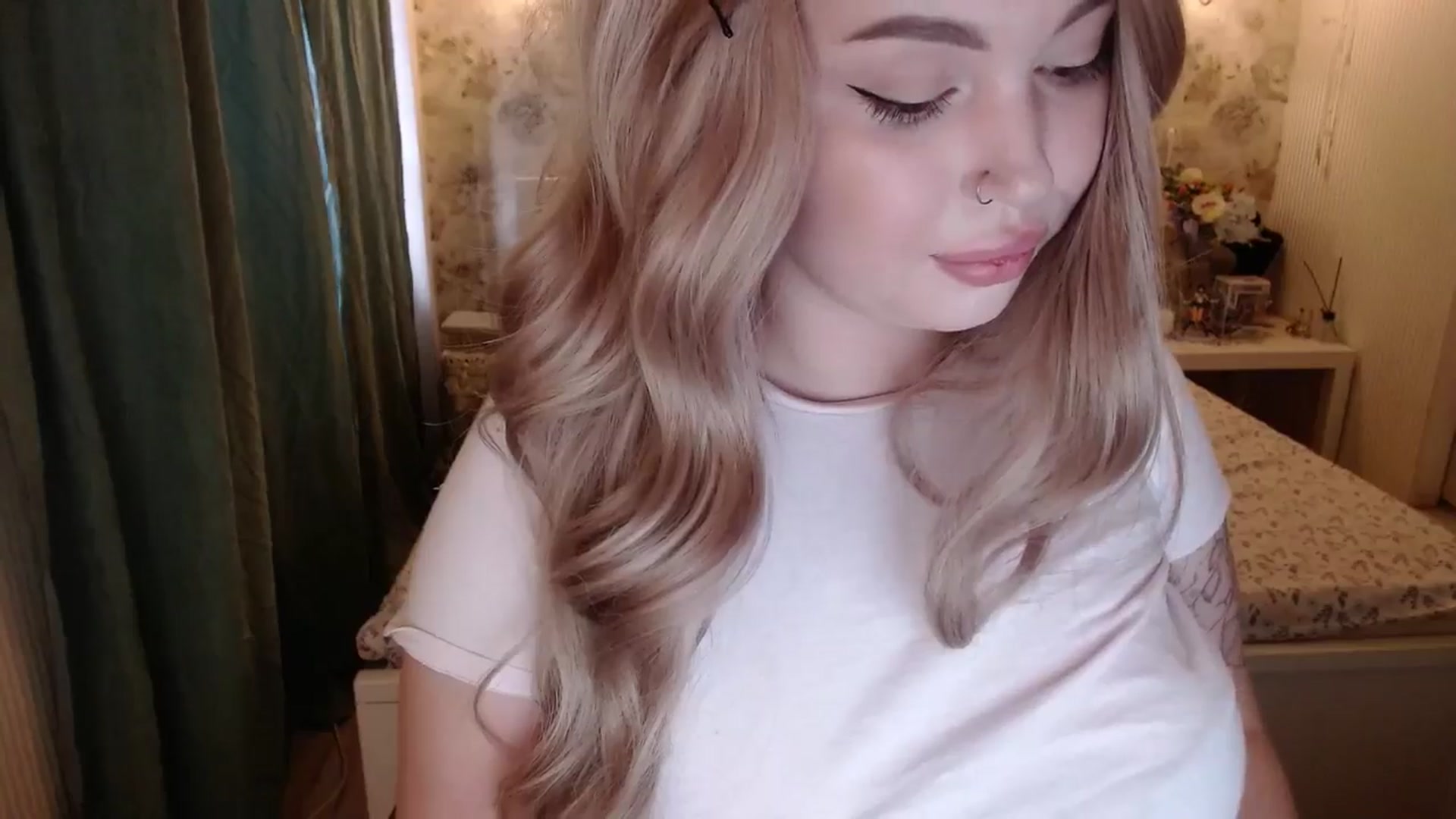 Gallery image thumbnail from Kylie_Lu's myfreecams stream on, 07/03/2024, 15:05 image 14 of 20