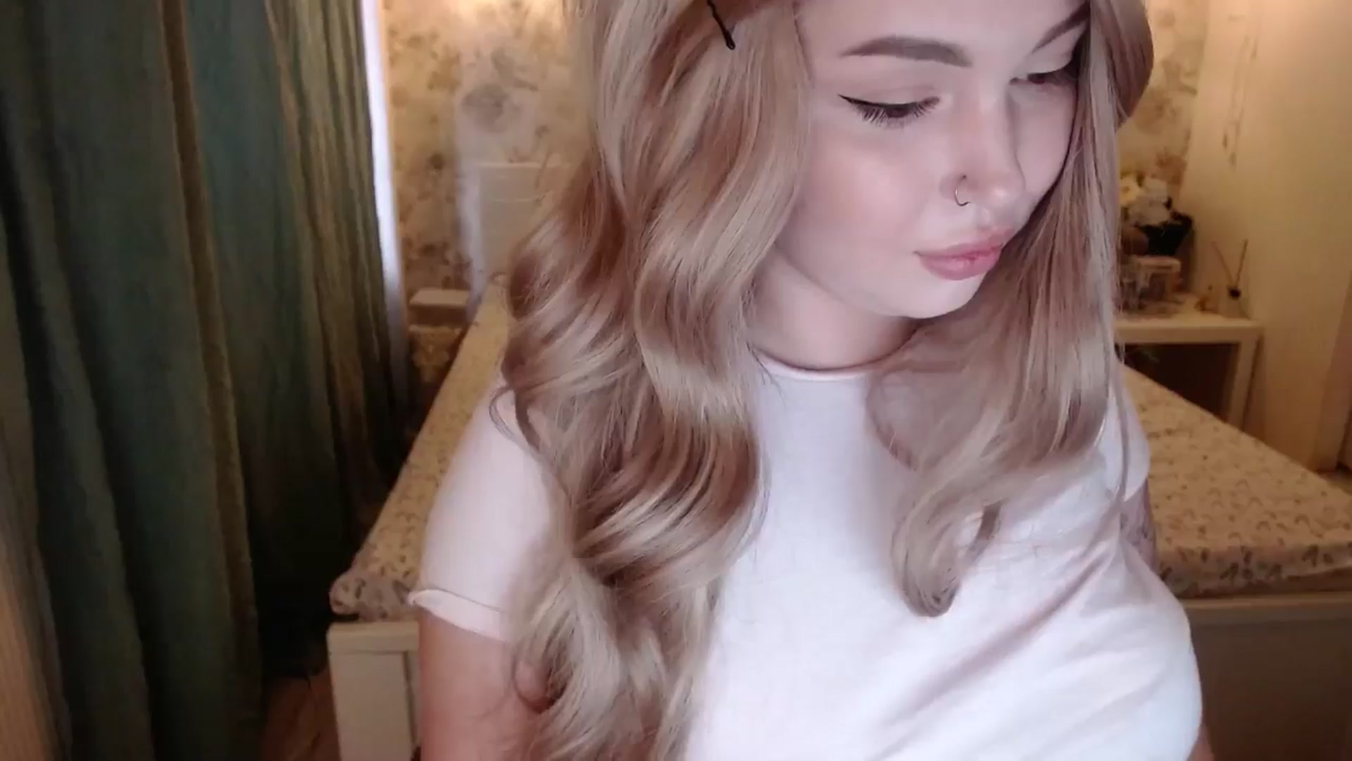Gallery image thumbnail from Kylie_Lu's myfreecams stream on, 07/03/2024, 15:05 image 15 of 20
