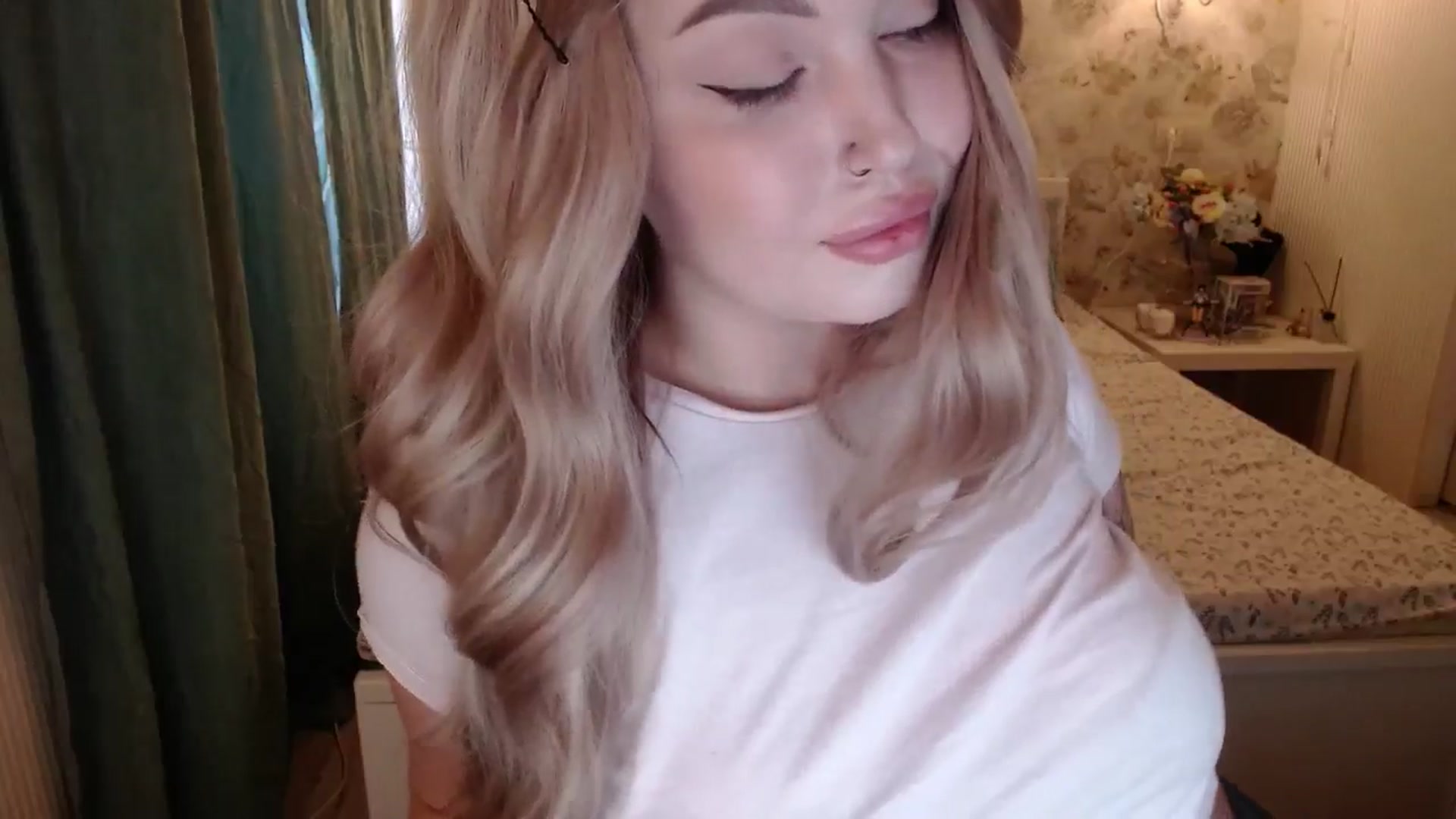 Gallery image thumbnail from Kylie_Lu's myfreecams stream on, 07/03/2024, 15:05 image 11 of 20