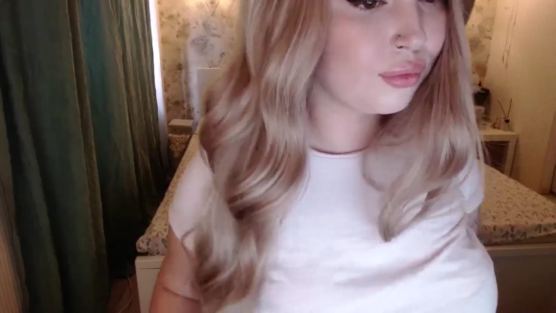 Gallery image thumbnail from Kylie_Lu's myfreecams stream on, 07/03/2024, 15:05 image 12 of 20