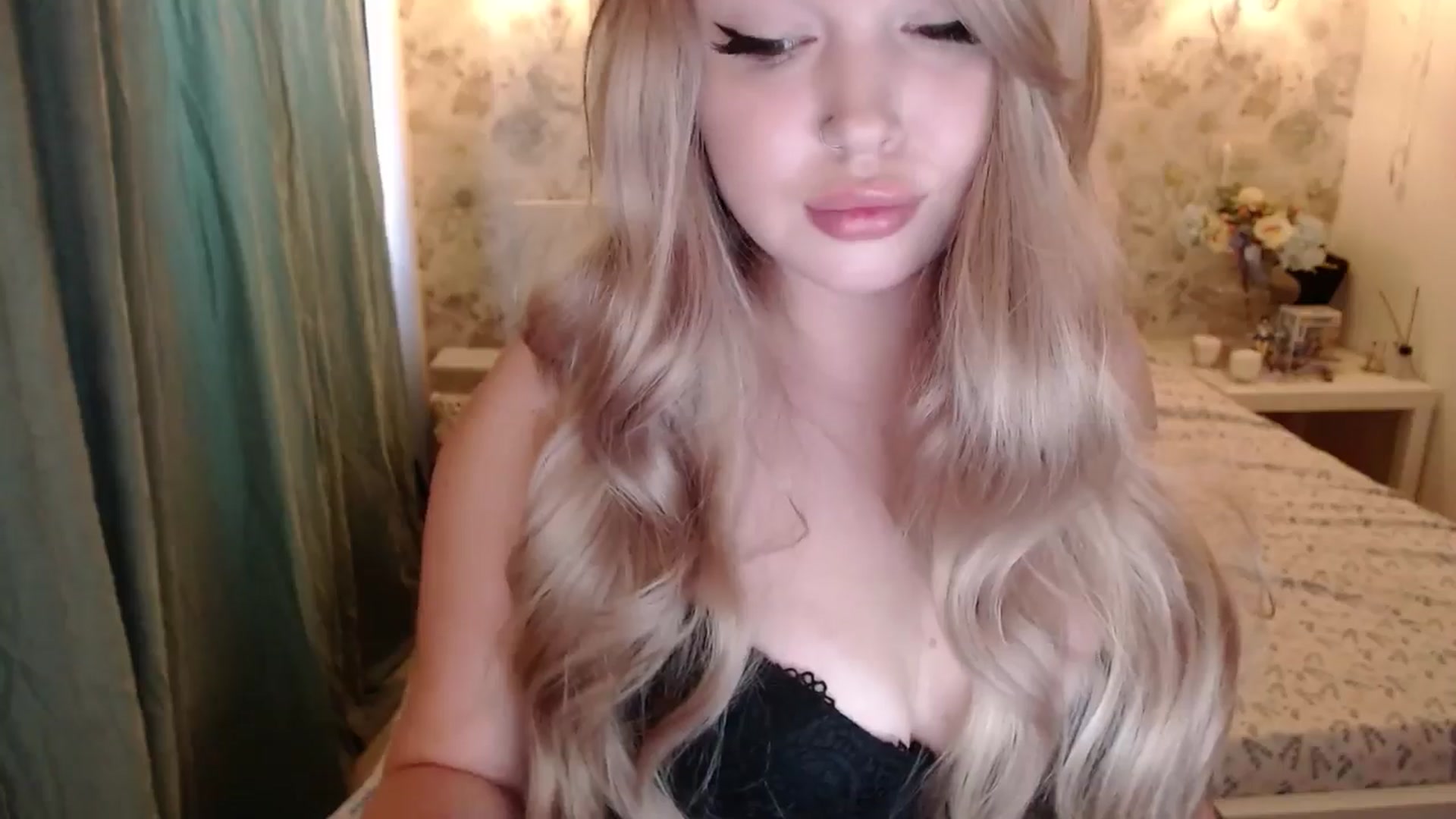 Gallery image thumbnail from Kylie_Lu's myfreecams stream on, 07/04/2024, 09:35 image 12 of 20