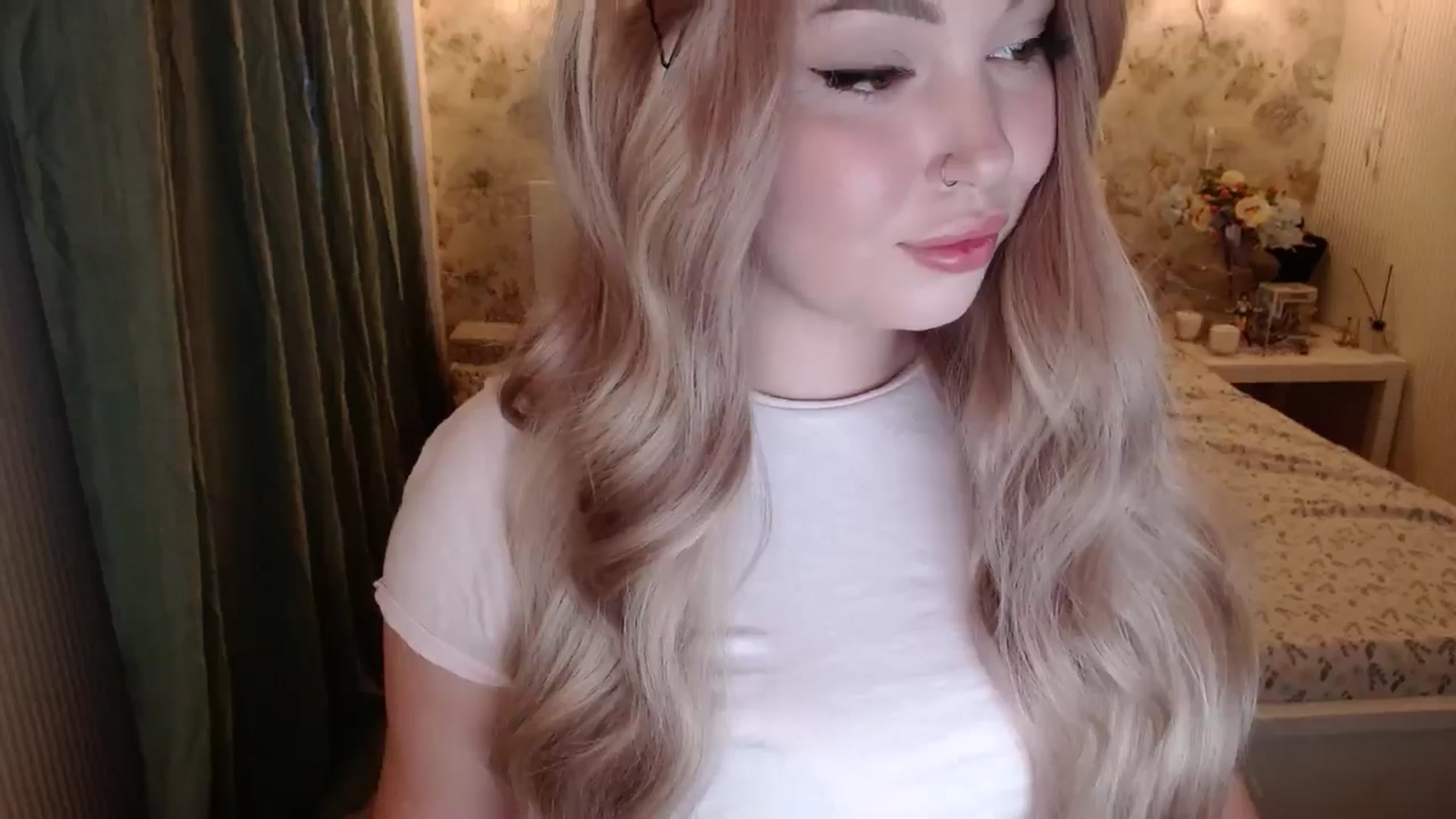 Gallery image thumbnail from Kylie_Lu's myfreecams stream on, 07/04/2024, 17:18 image 12 of 20