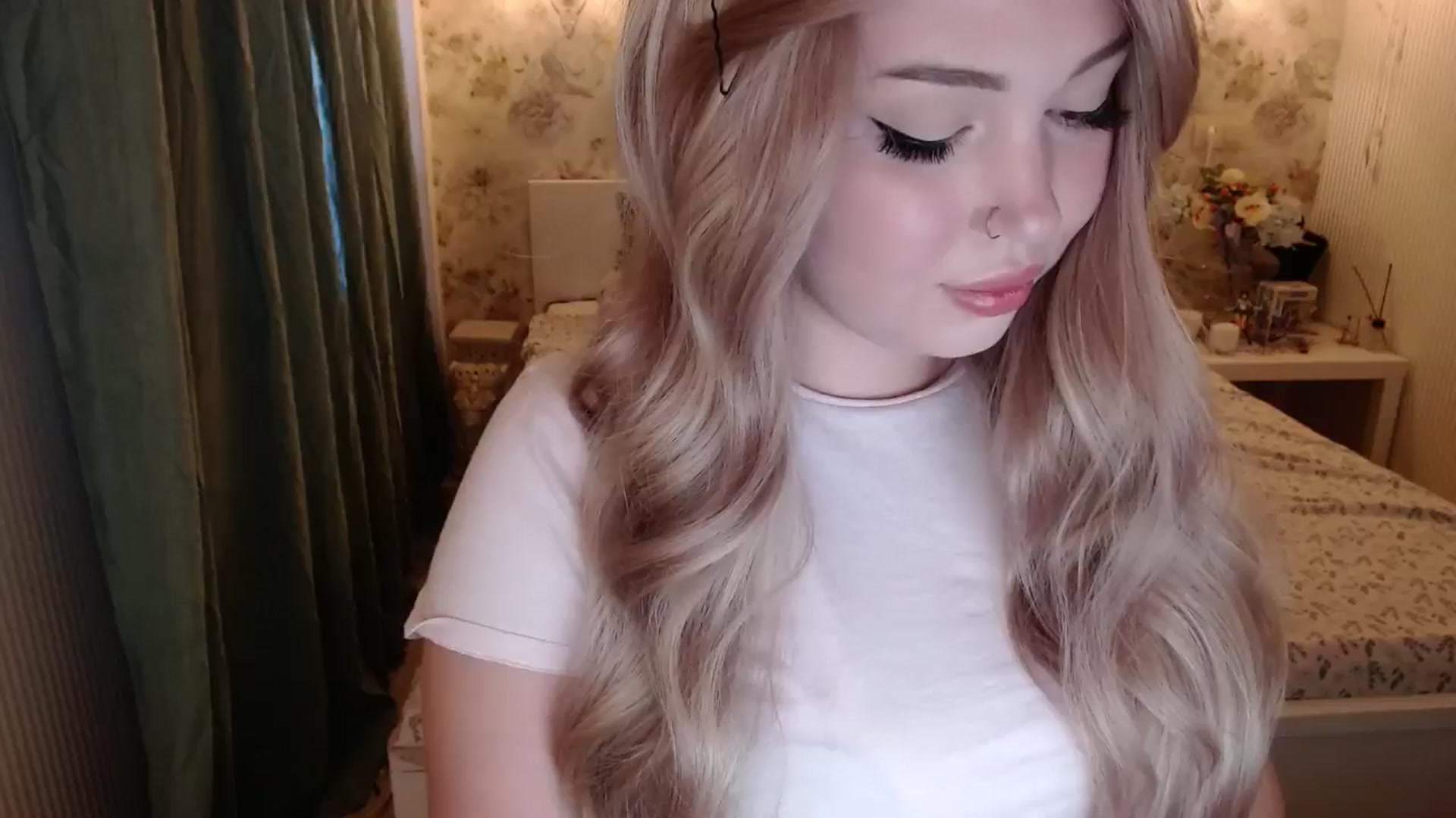 Gallery image thumbnail from Kylie_Lu's myfreecams stream on, 07/04/2024, 17:18 image 9 of 20