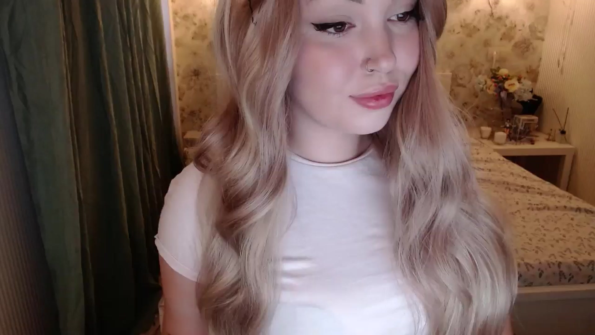 Gallery image thumbnail from Kylie_Lu's myfreecams stream on, 07/04/2024, 17:18 image 8 of 20