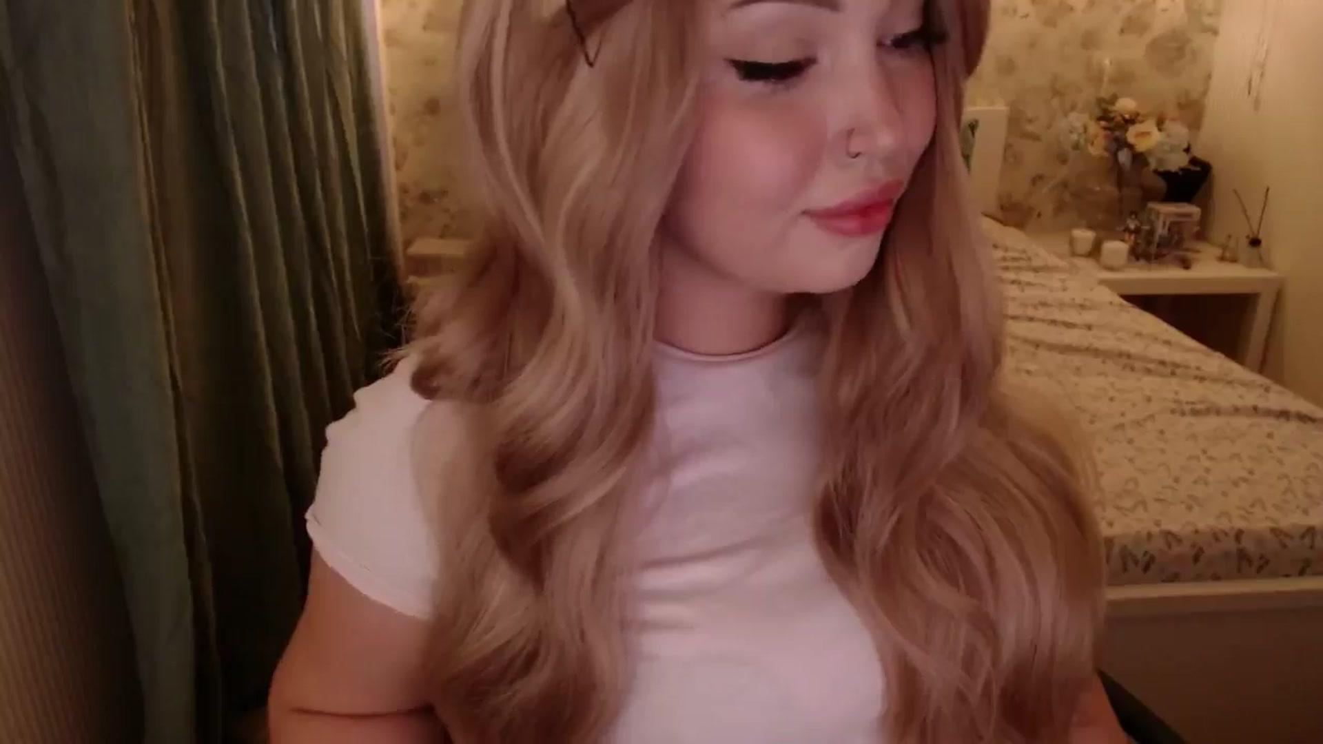 Gallery image thumbnail from Kylie_Lu's myfreecams stream on, 07/04/2024, 17:18 image 17 of 20