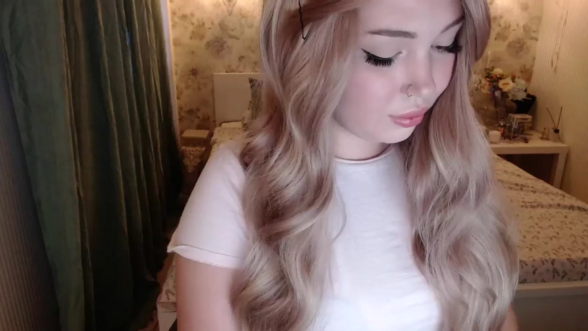 Gallery image thumbnail from Kylie_Lu's myfreecams stream on, 07/04/2024, 17:18 image 10 of 20