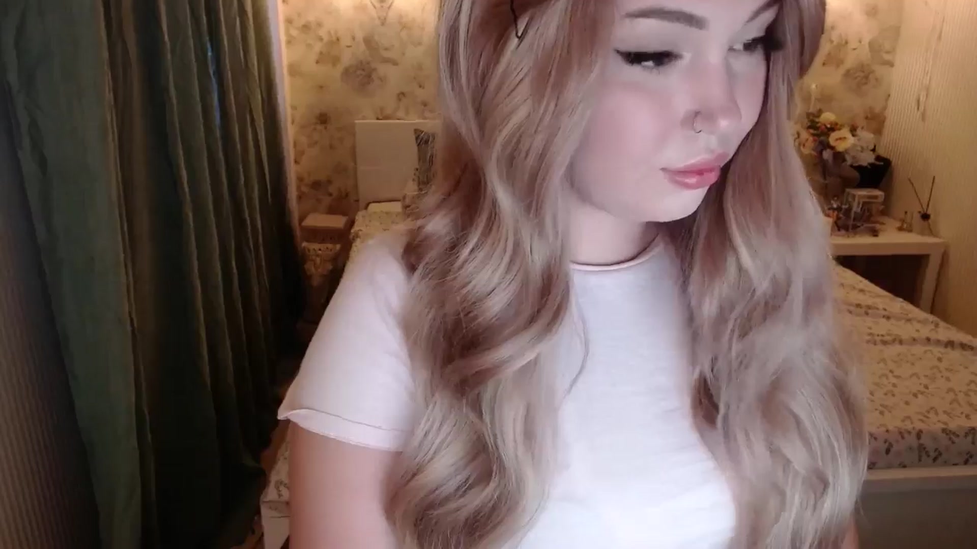 Gallery image thumbnail from Kylie_Lu's myfreecams stream on, 07/04/2024, 17:18 image 11 of 20