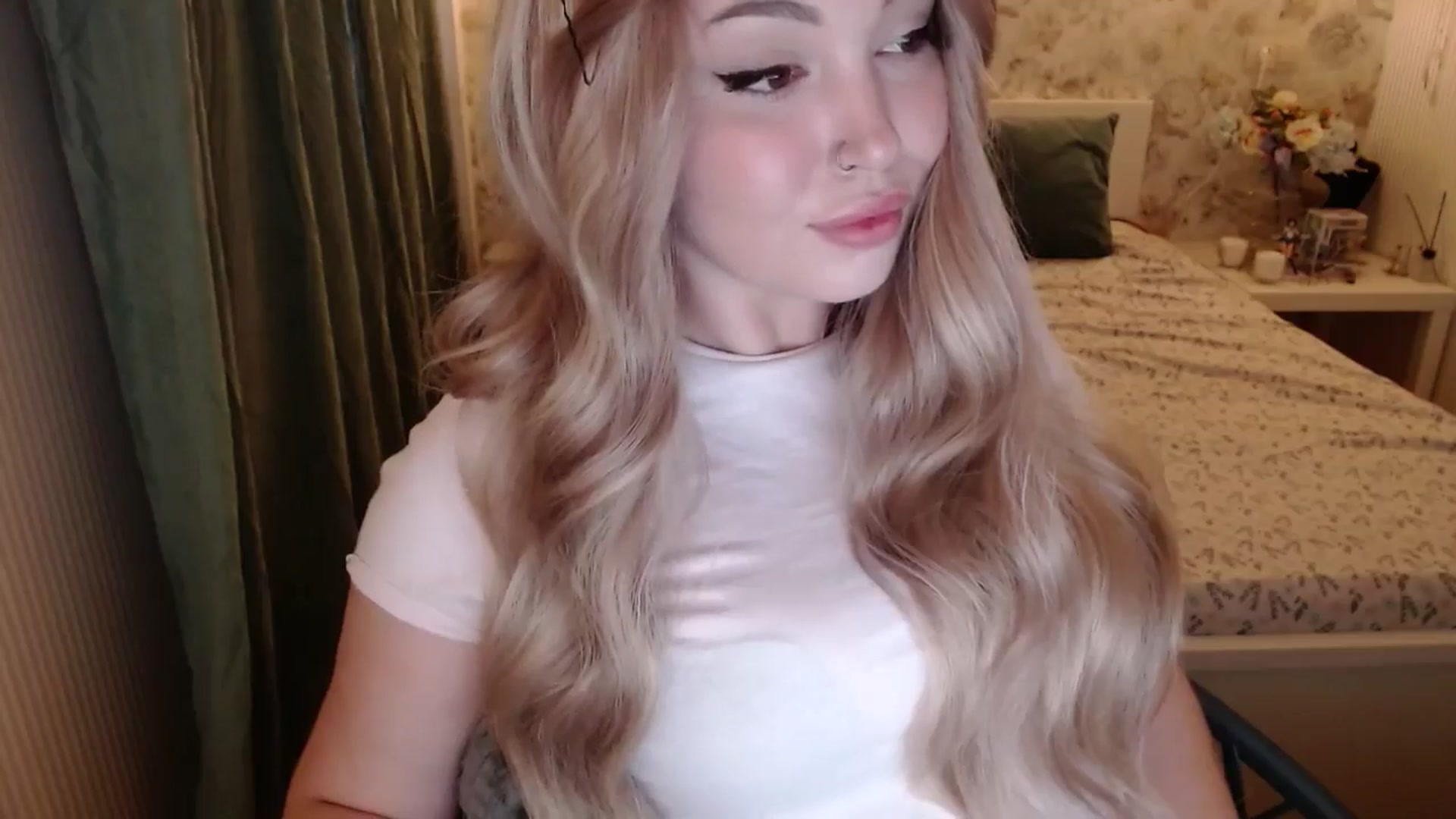 Gallery image thumbnail from Kylie_Lu's myfreecams stream on, 07/04/2024, 18:14 image 3 of 20