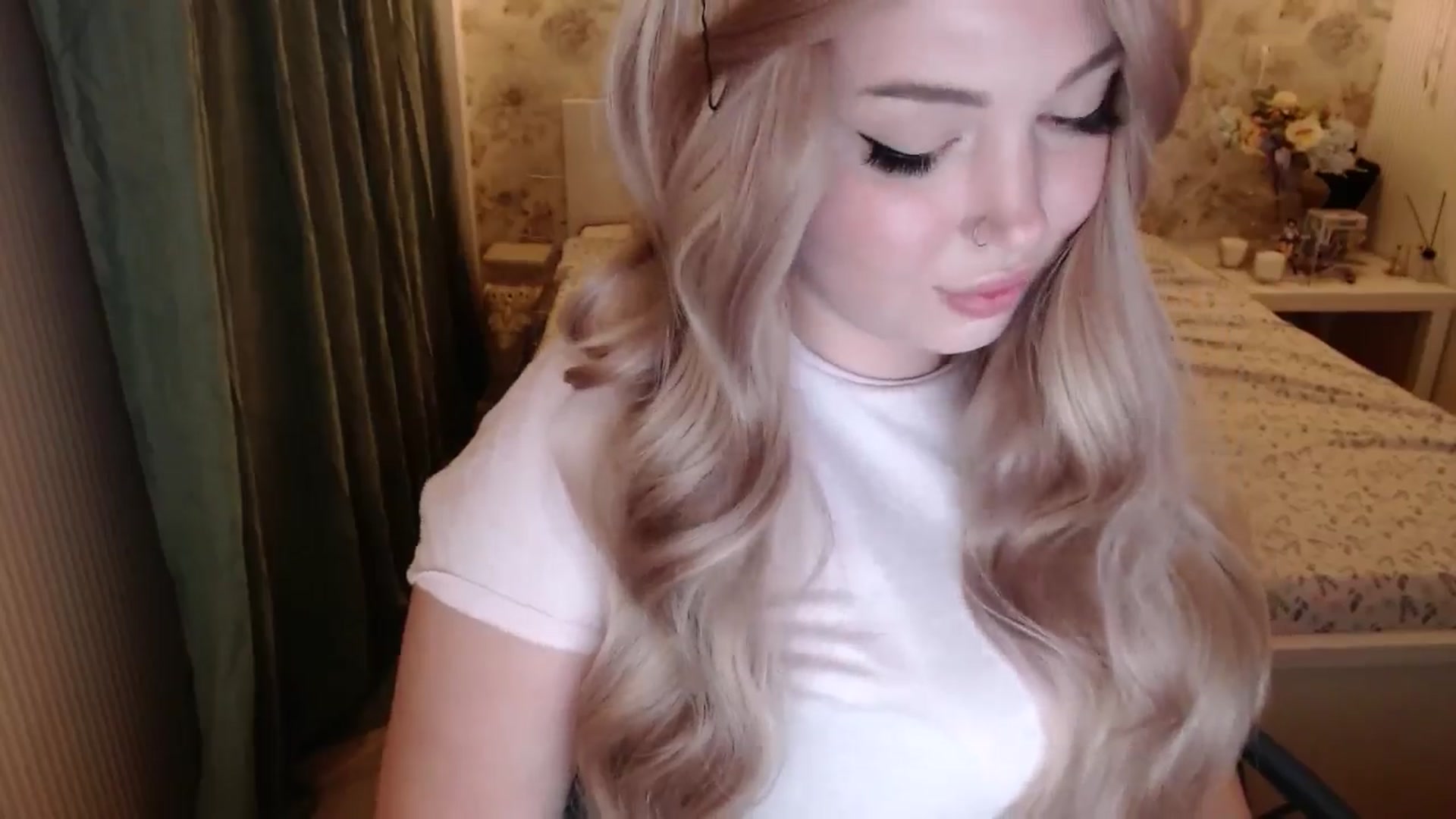 Gallery image thumbnail from Kylie_Lu's myfreecams stream on, 07/04/2024, 18:14 image 11 of 20
