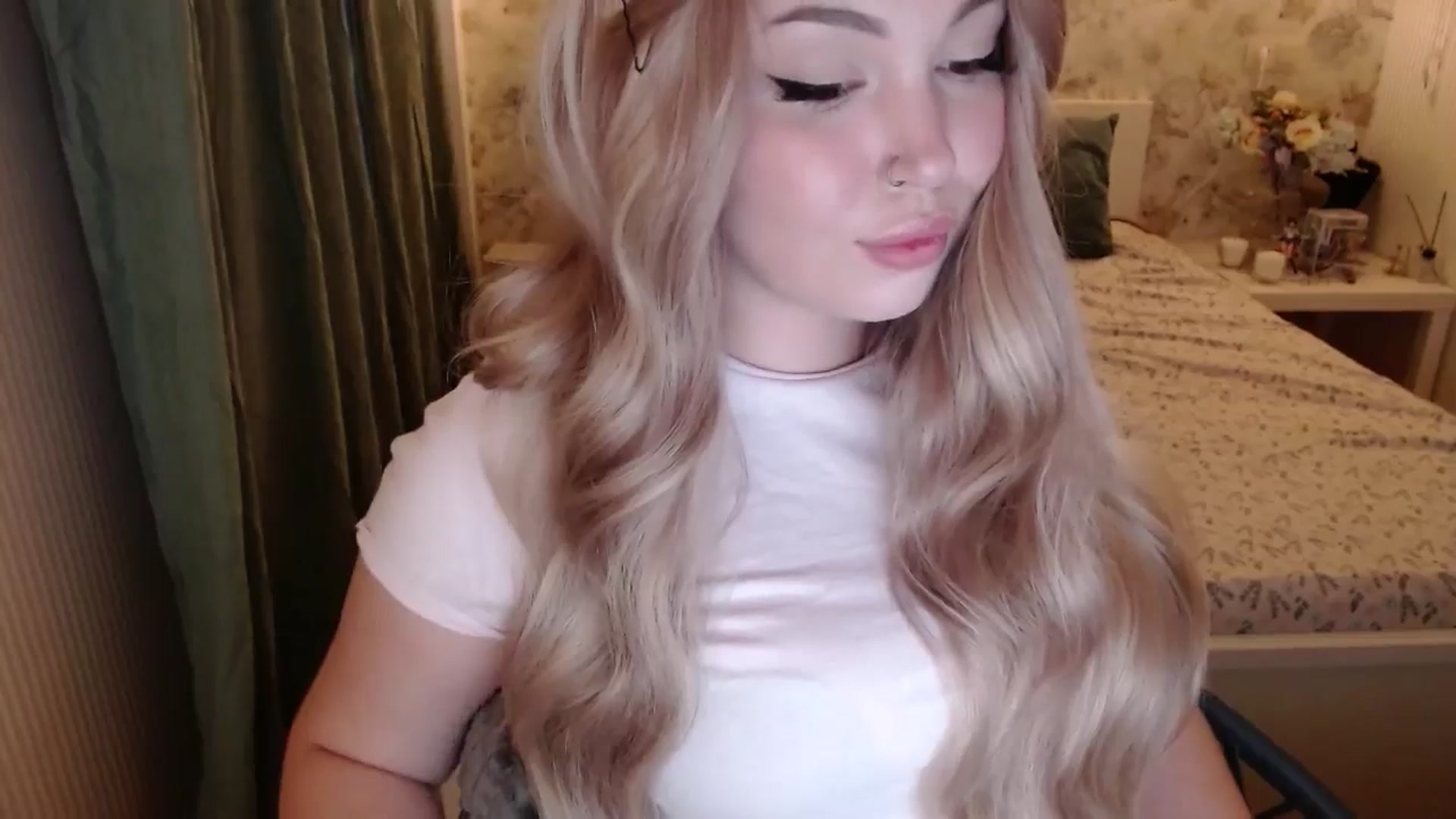 Gallery image thumbnail from Kylie_Lu's myfreecams stream on, 07/04/2024, 18:14 image 7 of 20