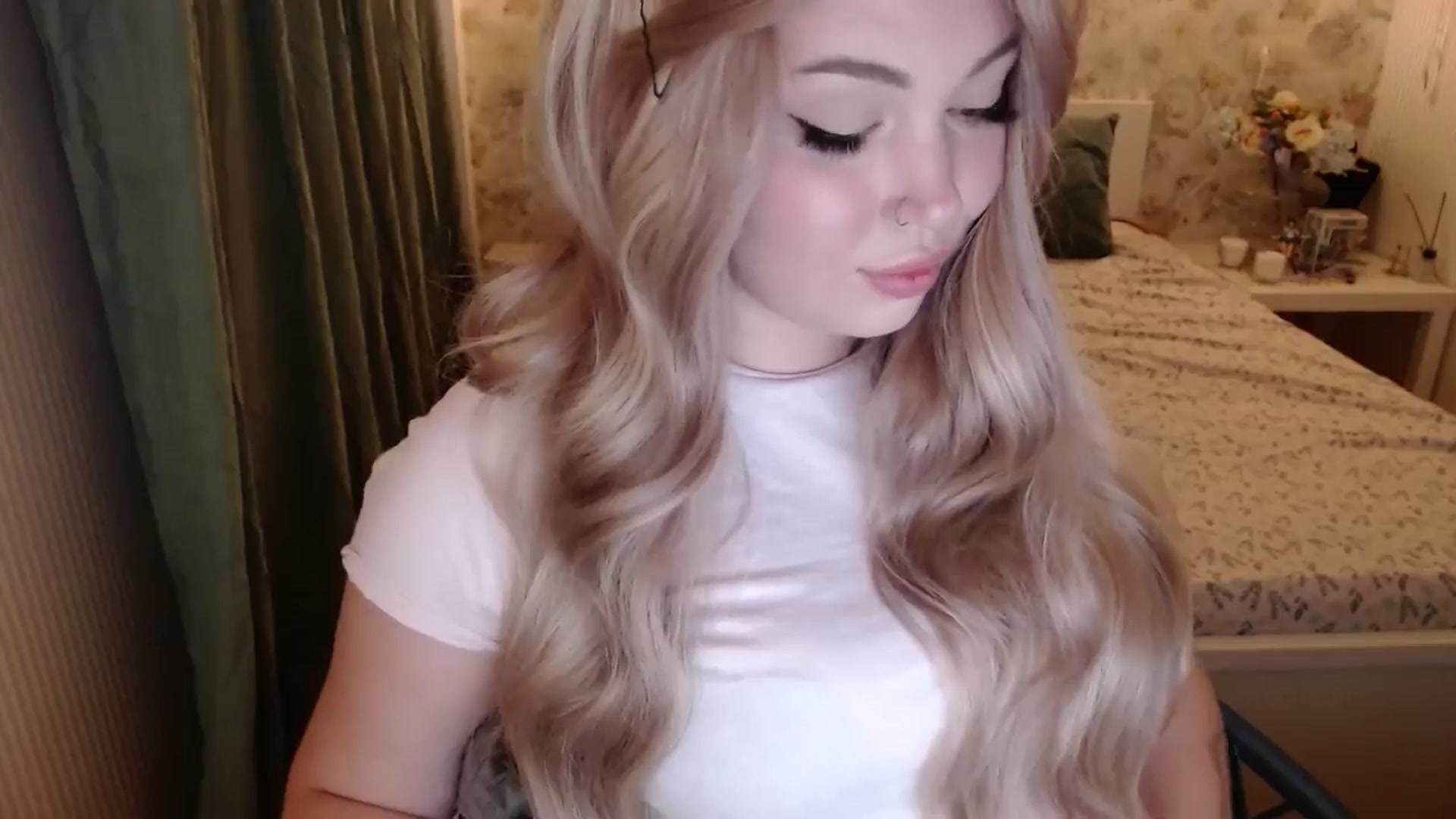 Gallery image thumbnail from Kylie_Lu's myfreecams stream on, 07/04/2024, 18:14 image 5 of 20
