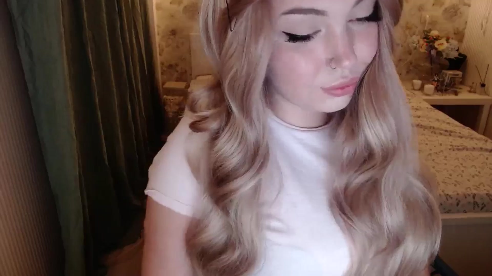 Gallery image thumbnail from Kylie_Lu's myfreecams stream on, 07/04/2024, 18:14 image 13 of 20