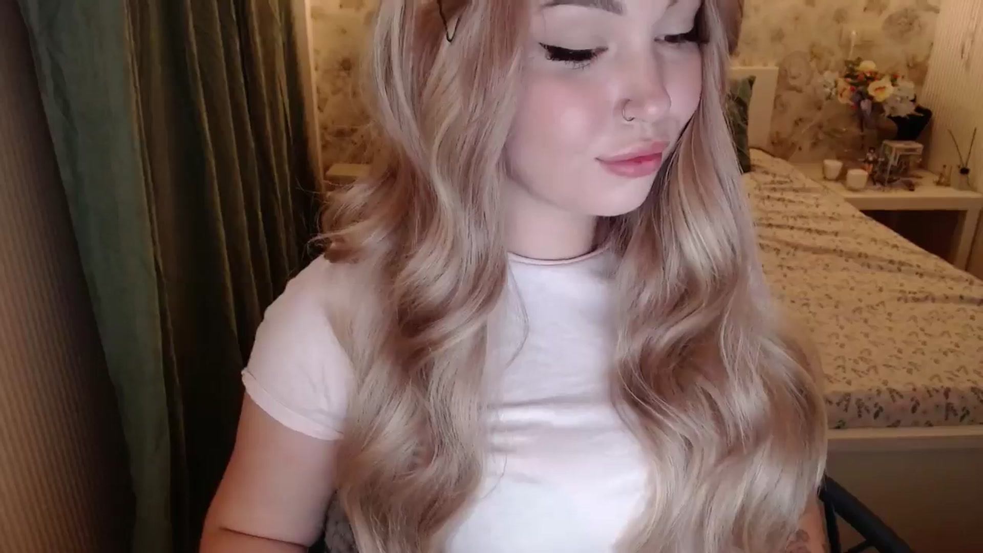 Gallery image thumbnail from Kylie_Lu's myfreecams stream on, 07/04/2024, 18:14 image 19 of 20