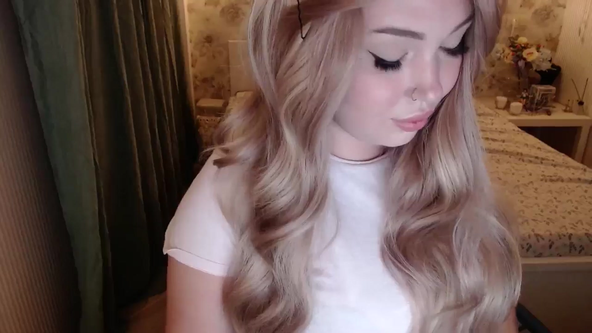 Gallery image thumbnail from Kylie_Lu's myfreecams stream on, 07/04/2024, 18:14 image 14 of 20