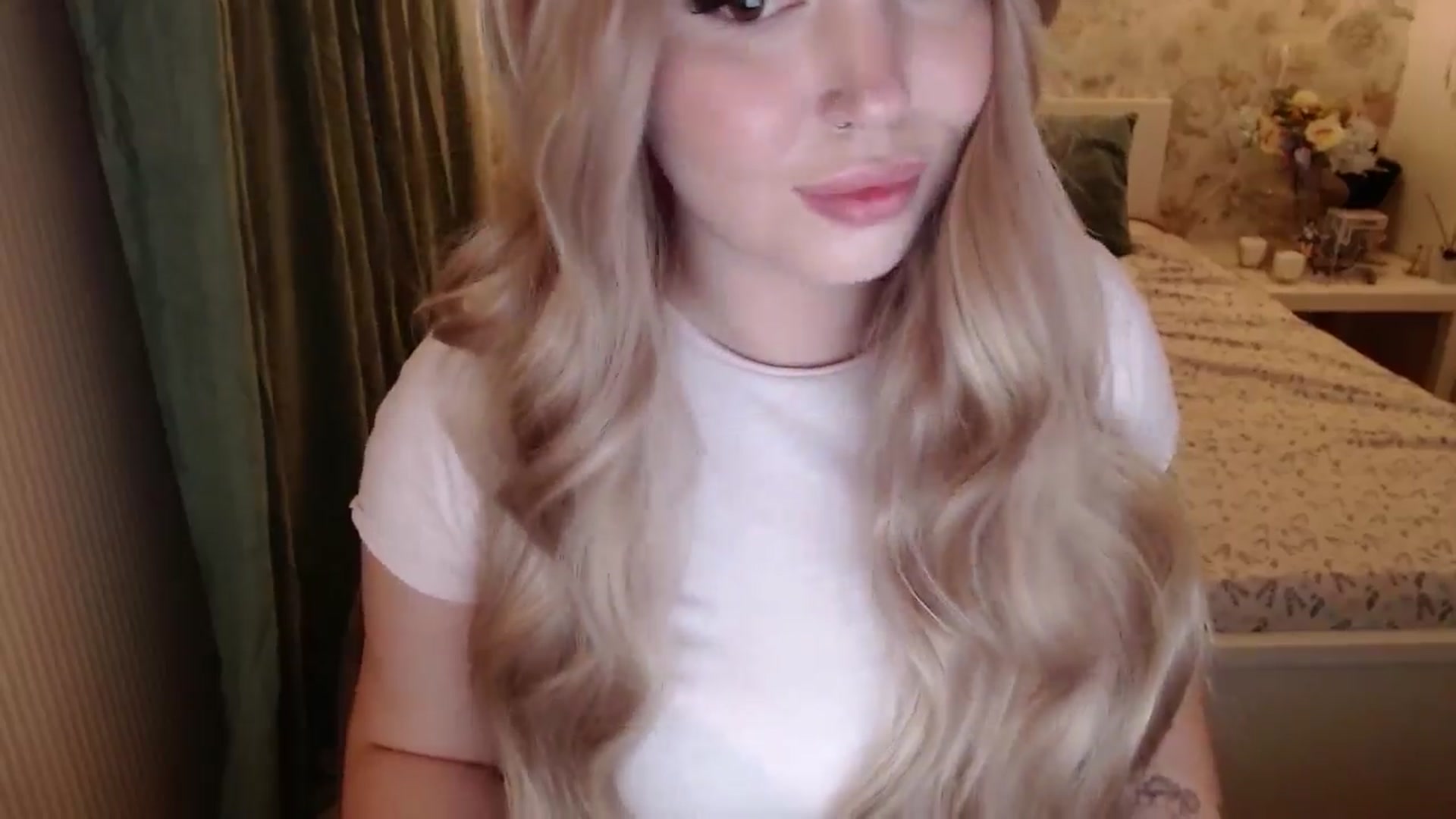 Gallery image thumbnail from Kylie_Lu's myfreecams stream on, 07/04/2024, 18:14 image 20 of 20
