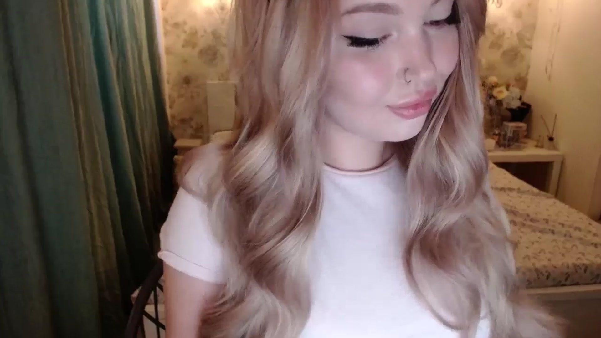 Gallery image thumbnail from Kylie_Lu's myfreecams stream on, 07/05/2024, 11:27 image 9 of 20