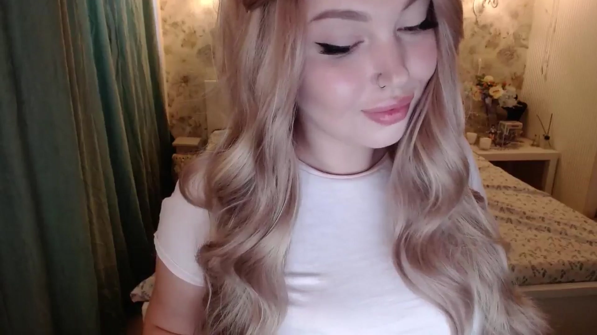 Gallery image thumbnail from Kylie_Lu's myfreecams stream on, 07/05/2024, 11:27 image 6 of 20