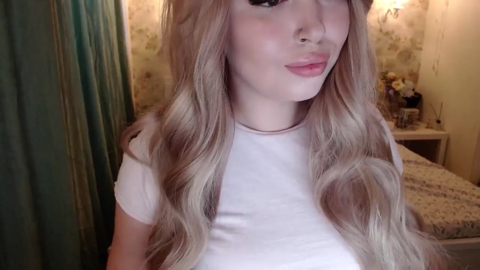Gallery image thumbnail from Kylie_Lu's myfreecams stream on, 07/05/2024, 11:27 image 11 of 20