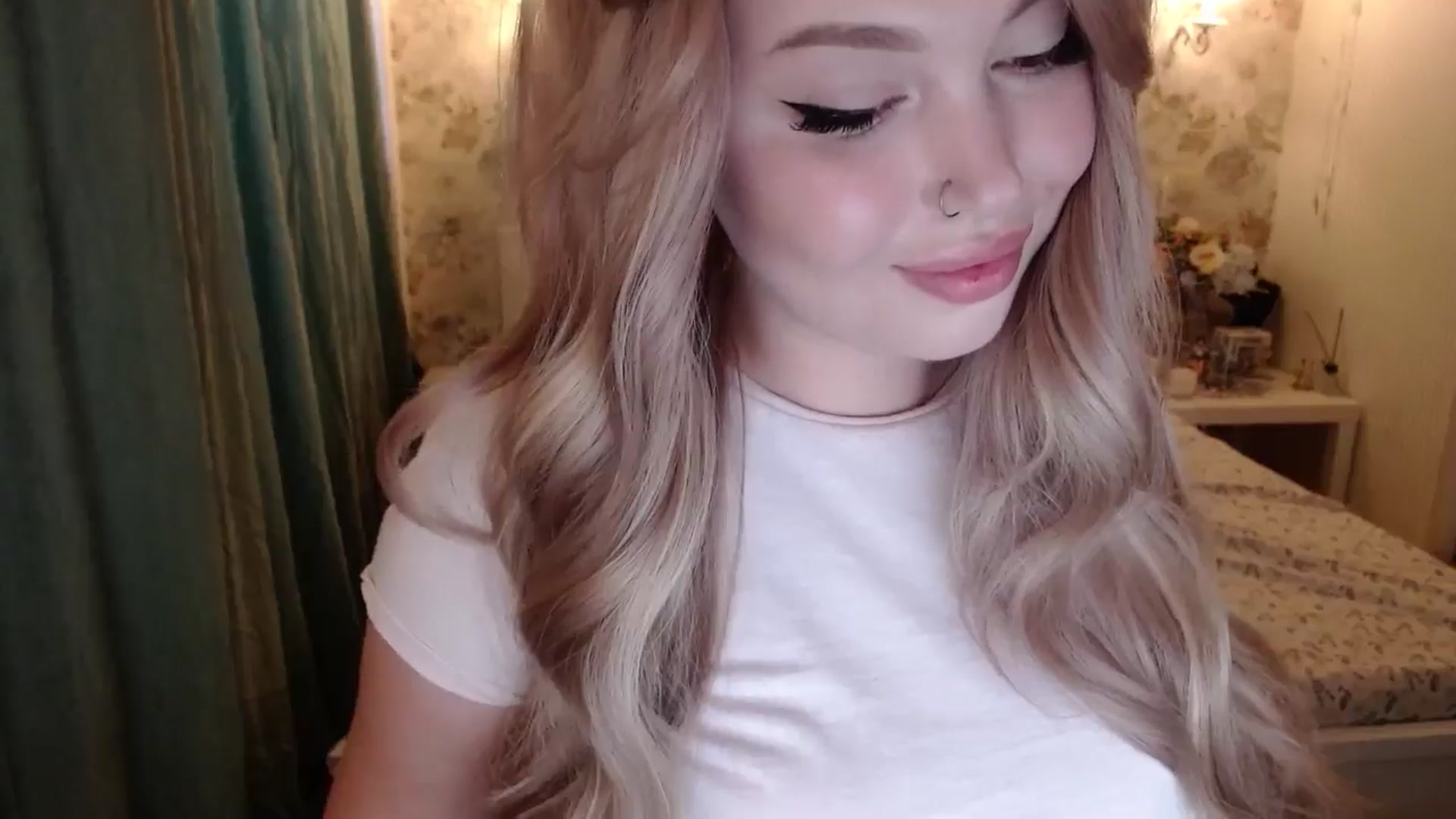 Gallery image thumbnail from Kylie_Lu's myfreecams stream on, 07/05/2024, 11:27 image 17 of 20
