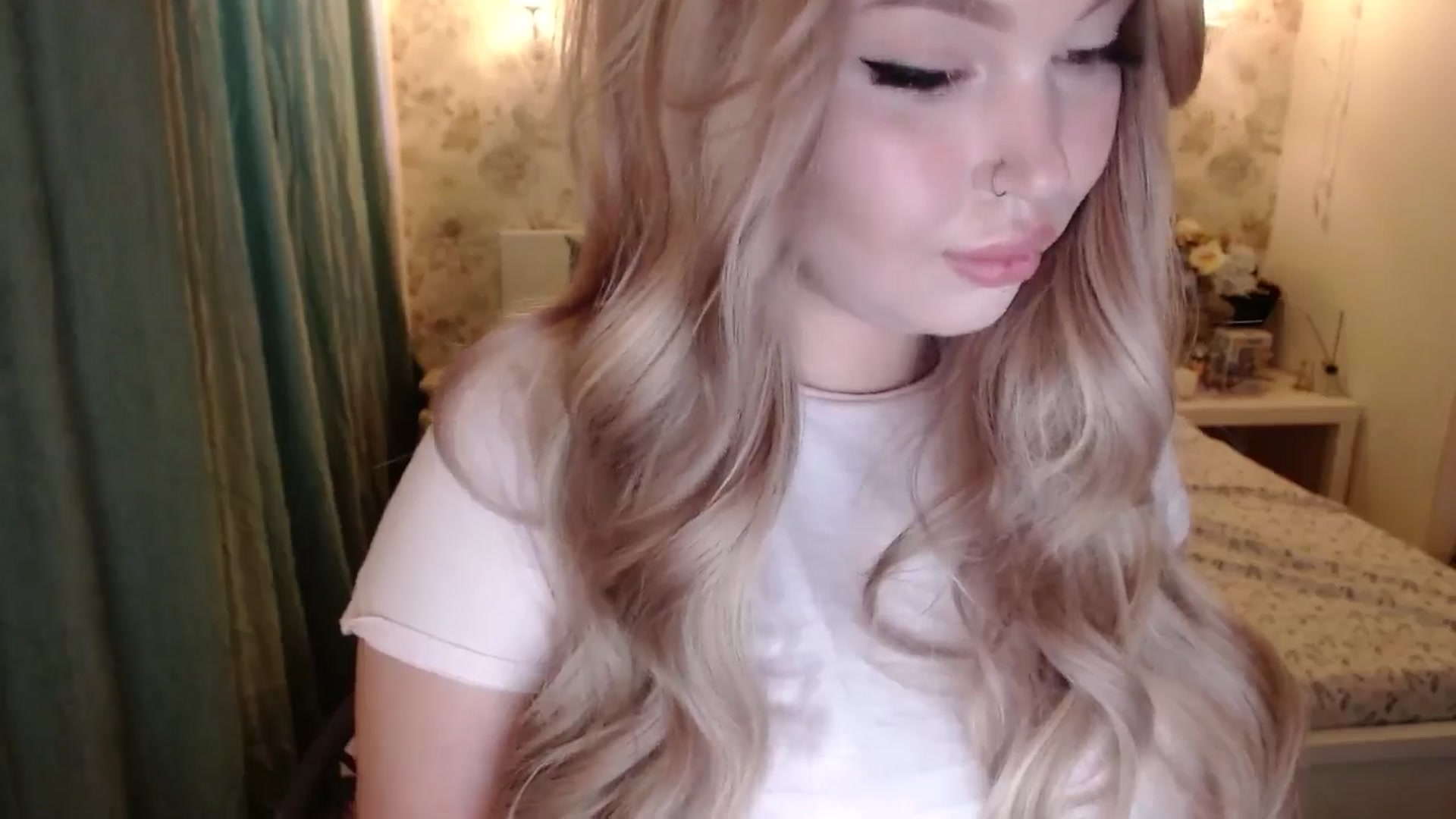 Gallery image thumbnail from Kylie_Lu's myfreecams stream on, 07/05/2024, 11:27 image 20 of 20