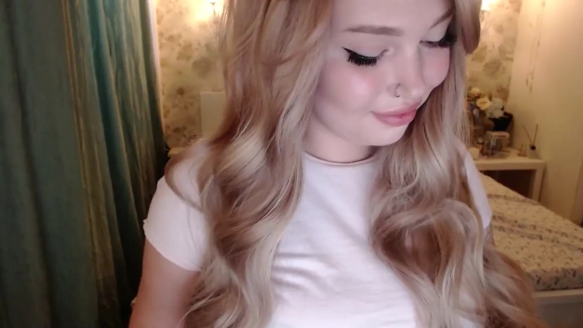 Gallery image thumbnail from Kylie_Lu's myfreecams stream on, 07/05/2024, 11:27 image 15 of 20