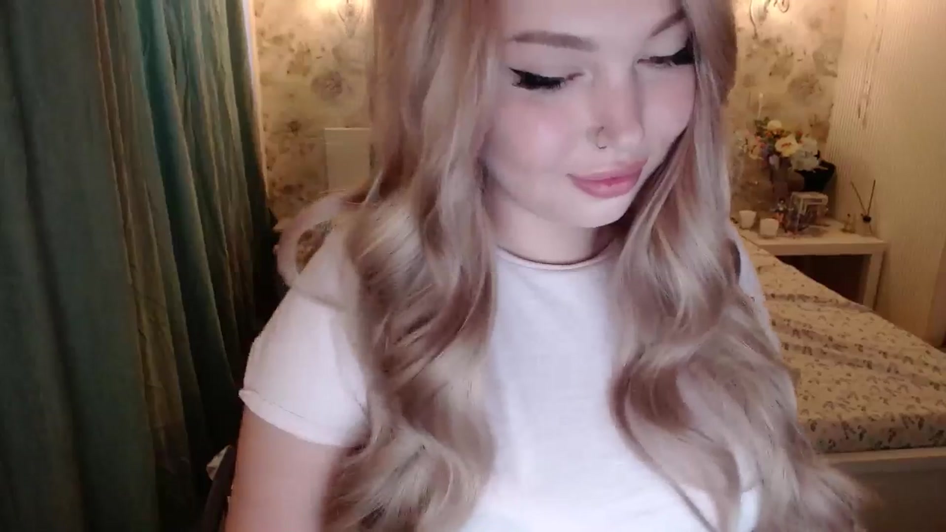 Gallery image thumbnail from Kylie_Lu's myfreecams stream on, 07/05/2024, 11:27 image 10 of 20
