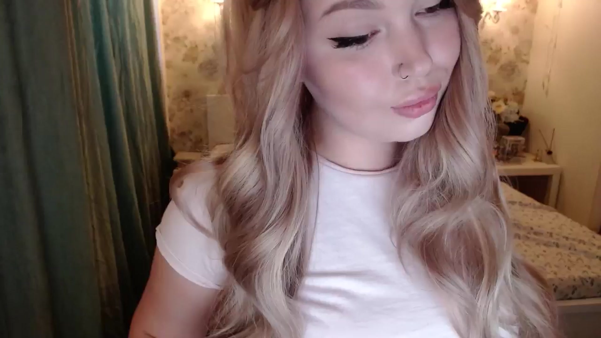 Gallery image thumbnail from Kylie_Lu's myfreecams stream on, 07/05/2024, 11:27 image 19 of 20