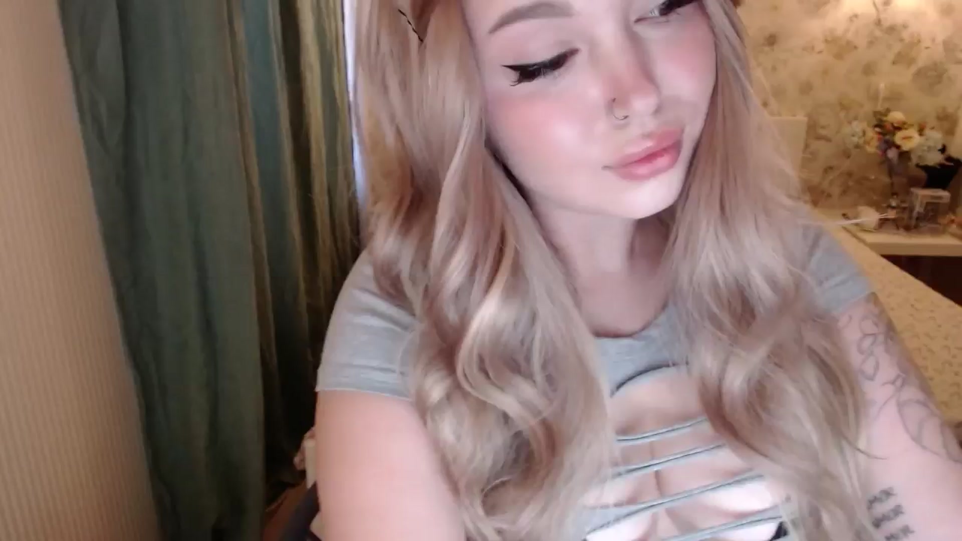 Gallery image thumbnail from Kylie_Lu's myfreecams stream on, 07/06/2024, 14:54 image 1 of 20