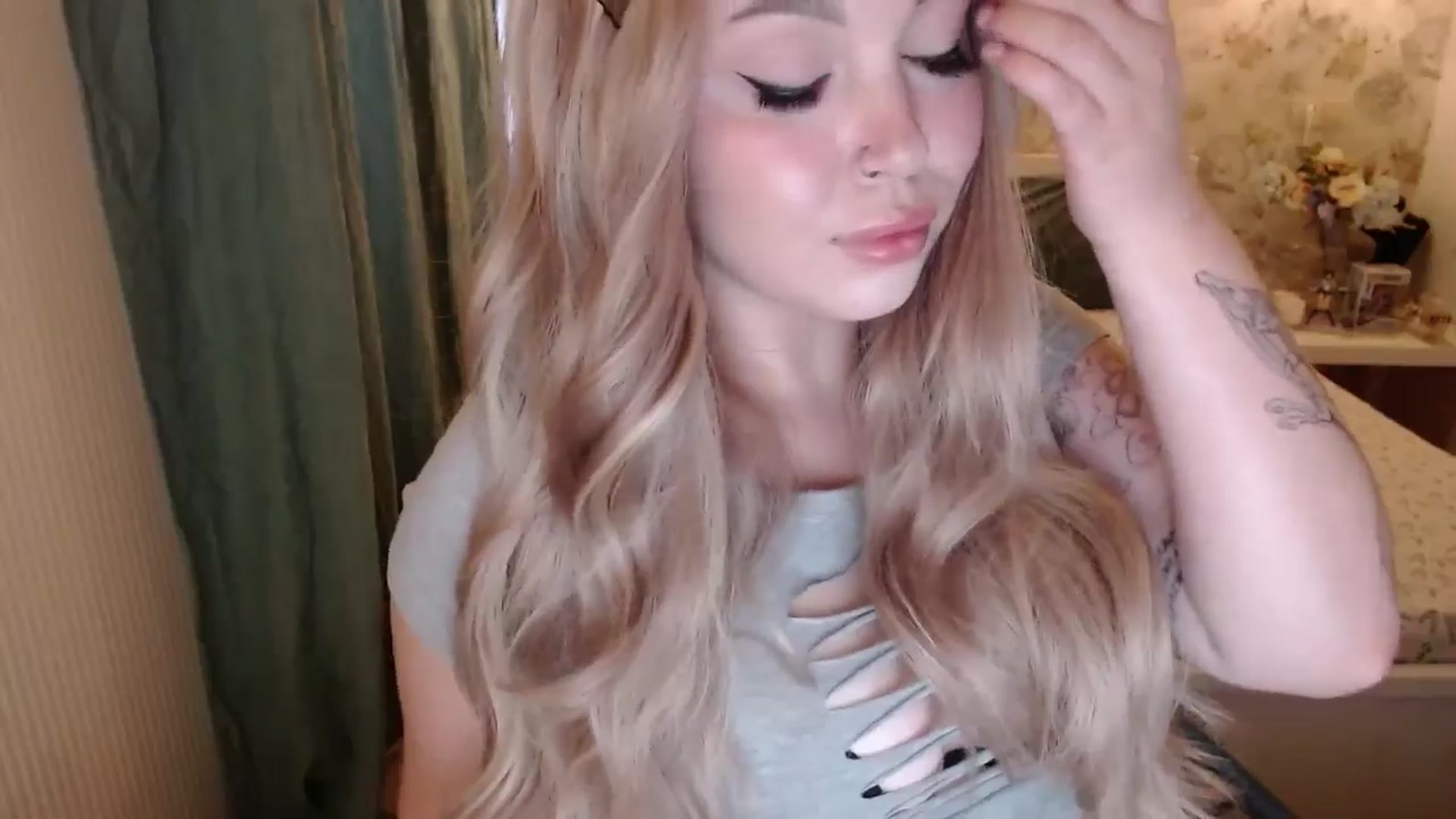 Gallery image thumbnail from Kylie_Lu's myfreecams stream on, 07/06/2024, 14:54 image 8 of 20
