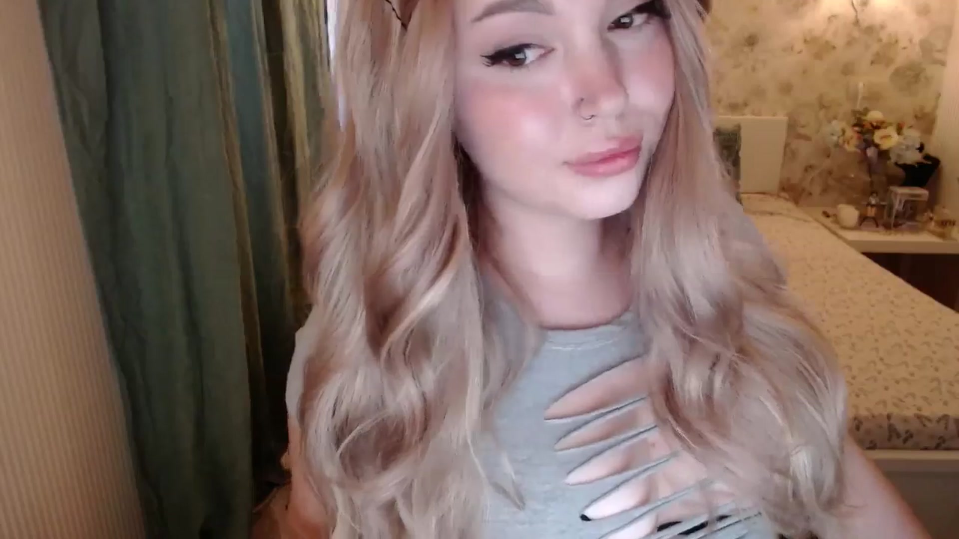 Gallery image thumbnail from Kylie_Lu's myfreecams stream on, 07/06/2024, 14:54 image 4 of 20