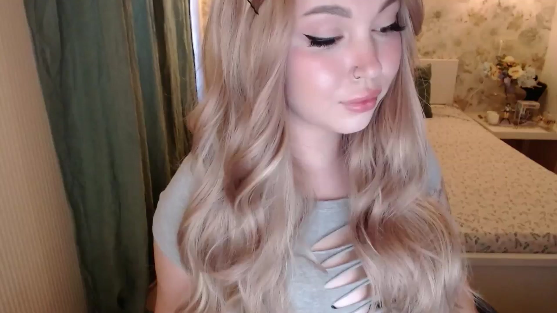 Gallery image thumbnail from Kylie_Lu's myfreecams stream on, 07/06/2024, 14:54 image 10 of 20
