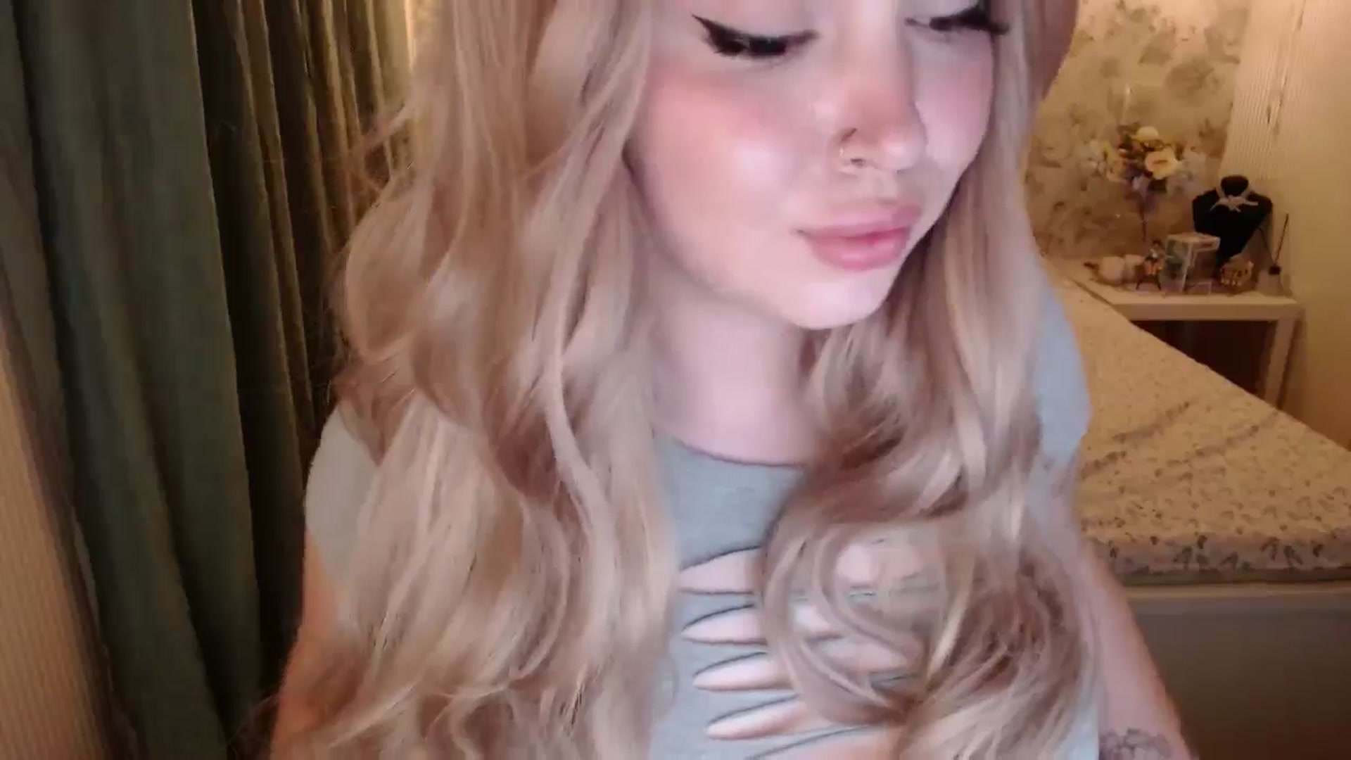 Gallery image thumbnail from Kylie_Lu's myfreecams stream on, 07/06/2024, 21:36 image 11 of 20