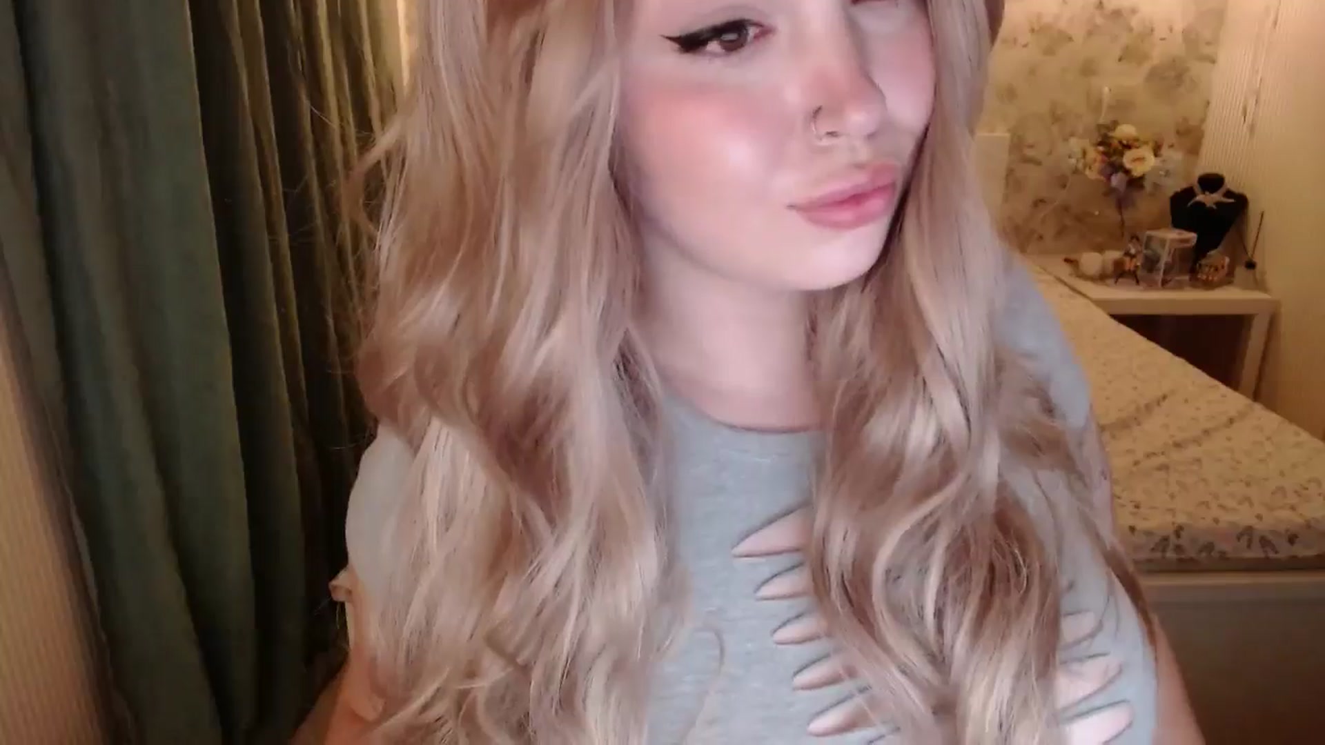 Gallery image thumbnail from Kylie_Lu's myfreecams stream on, 07/06/2024, 21:36 image 9 of 20